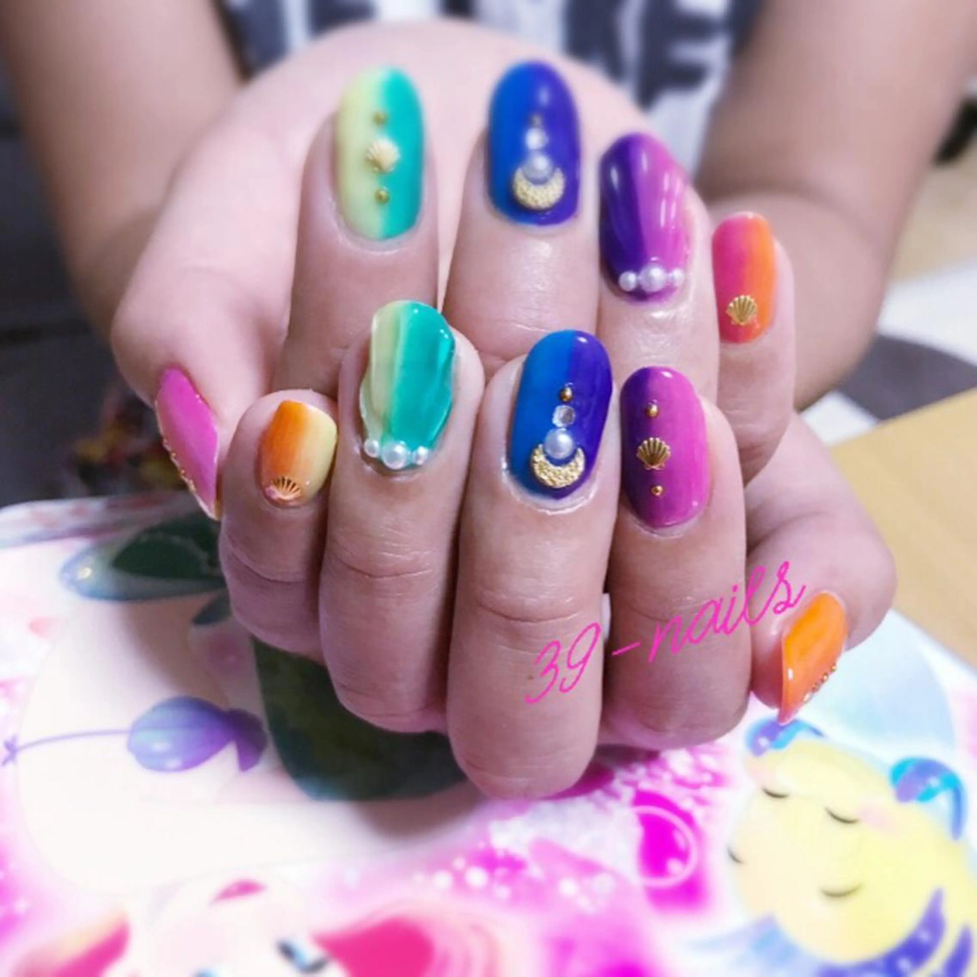 ネイル グラデーション 持ち込み 夏ネイル 39-nails EharaMikuのネイルデザイン