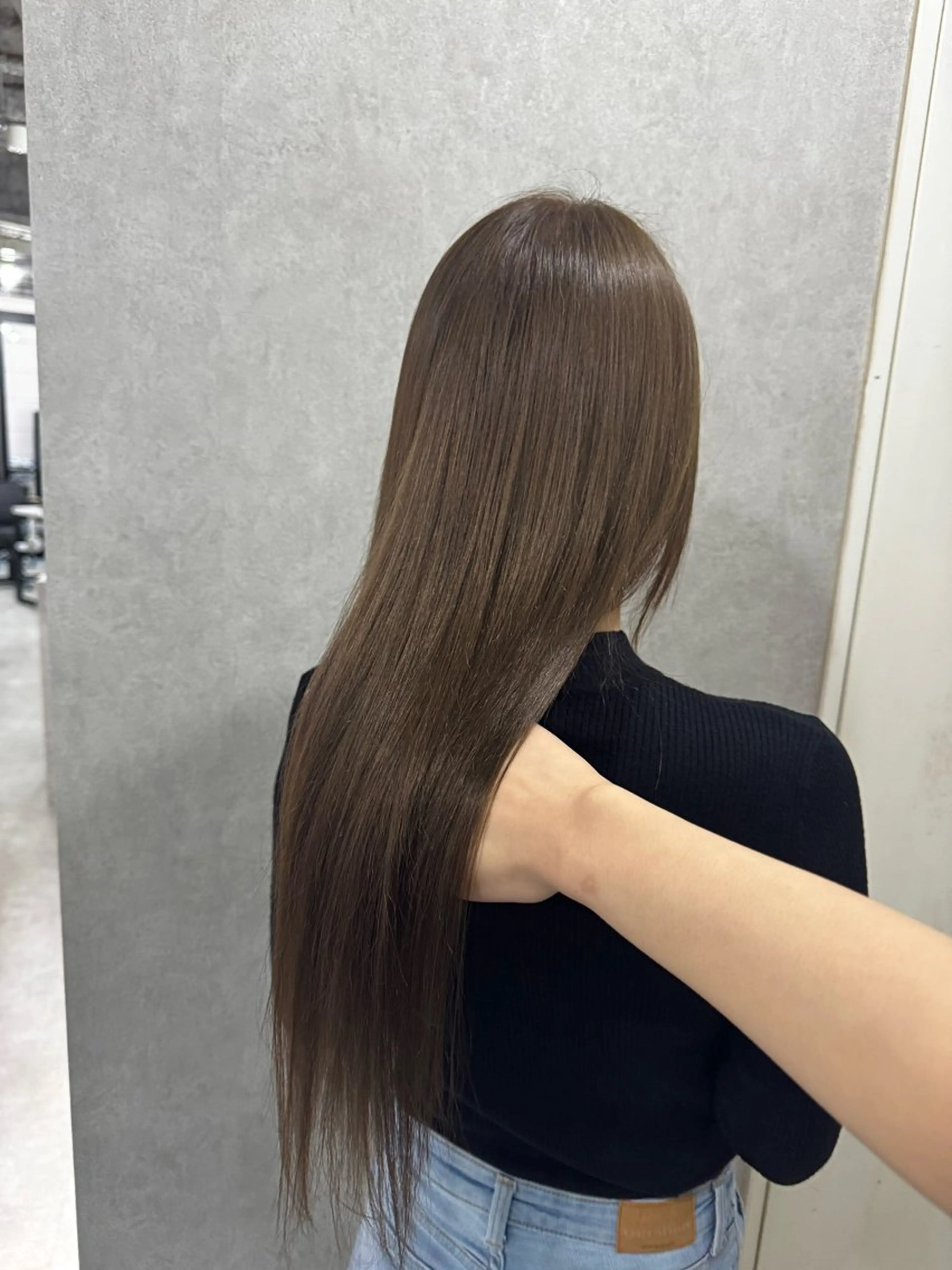 ロング カラー アッシュ アッシュブラウン ベージュカラー 黒髪 ブリーチ カット ヘアカラー トリートメント 赤み無し柔らかカラー 【梅田】madokaのヘアスタイル