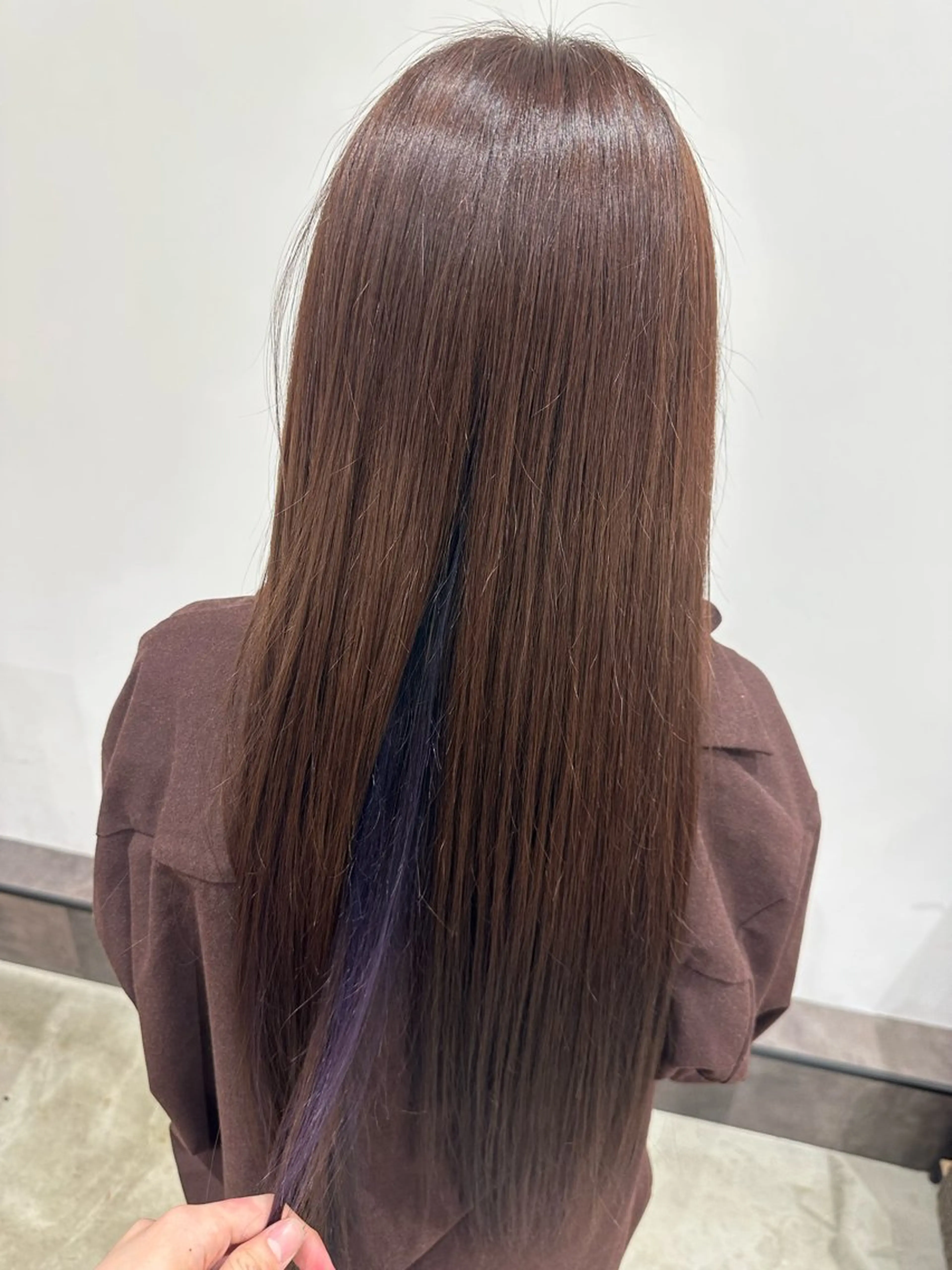 ロング カラー インナーカラー 岡脇 士恩のヘアスタイル