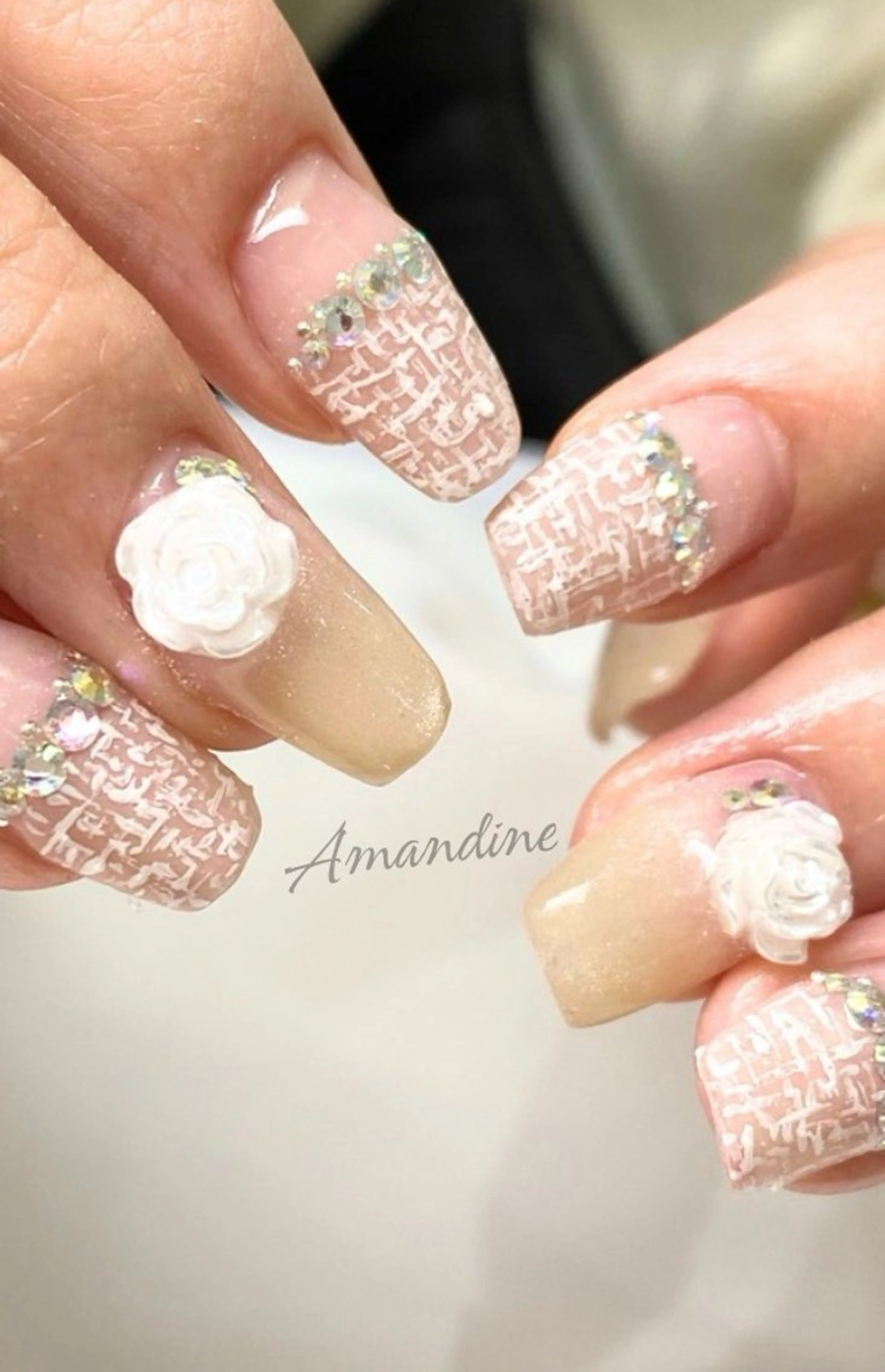 ネイル 長さ出し 持ち込み ネイルチップ ハンドネイル Amandine所属・渋谷/4週間取れない フィルイン/パラのネイルデザイン