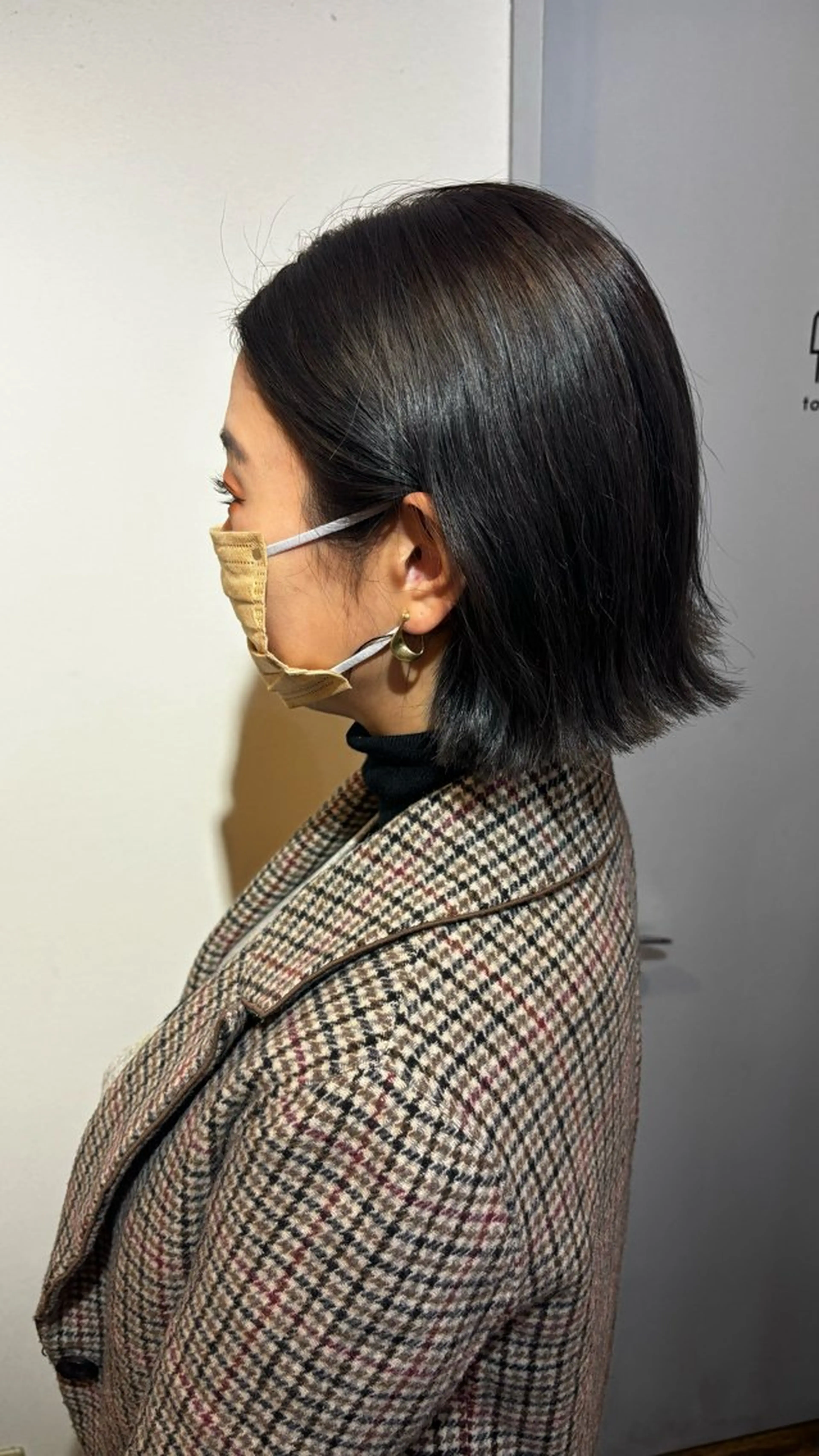 ミディアム シオン/艶髪/ 暗髪カラーのヘアスタイル