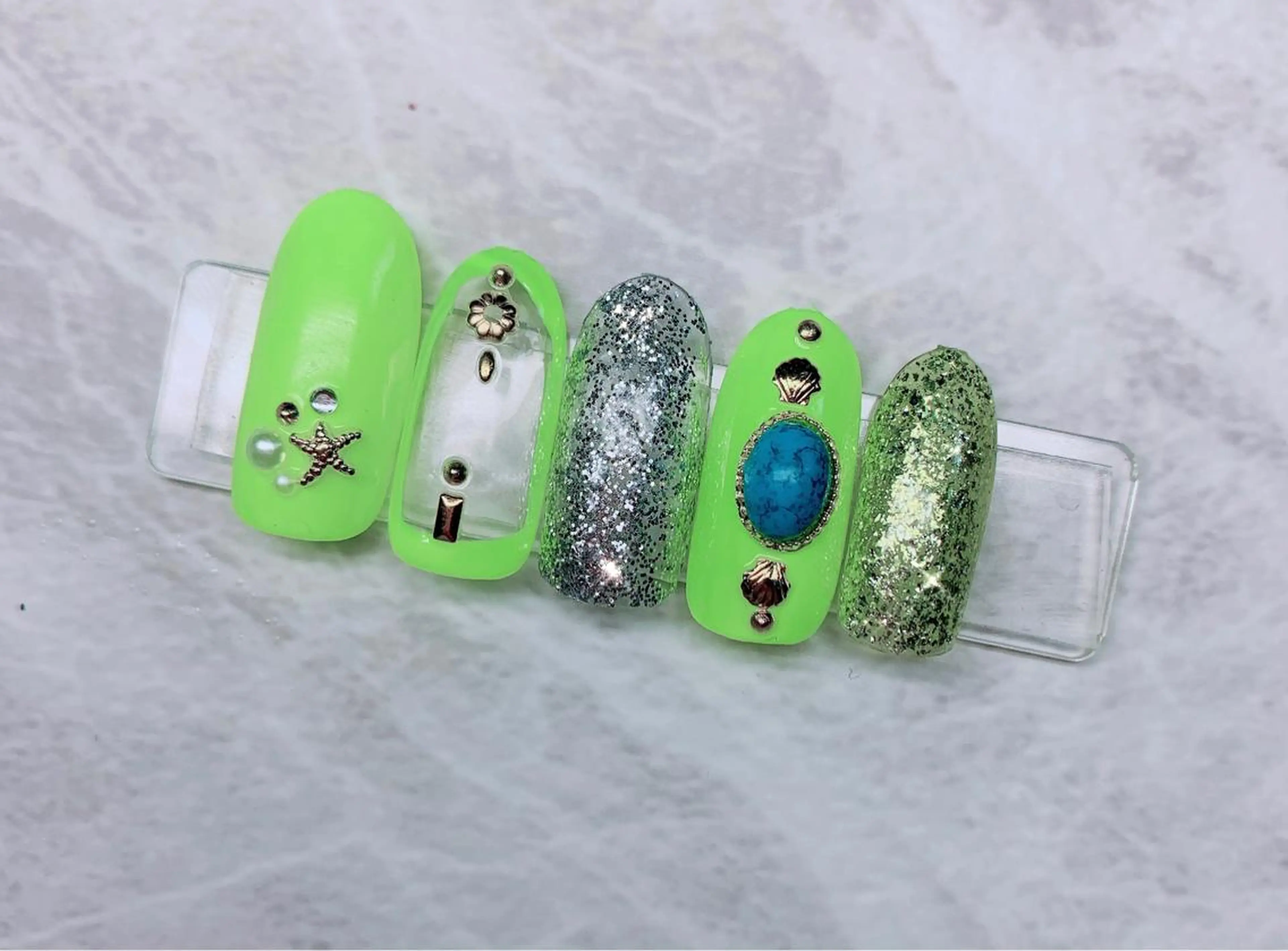 ネイル ネイルチップ 黄色 ハンドネイル 痩身/脱毛/ネイル HARUKAのエステ・リラクイメージ