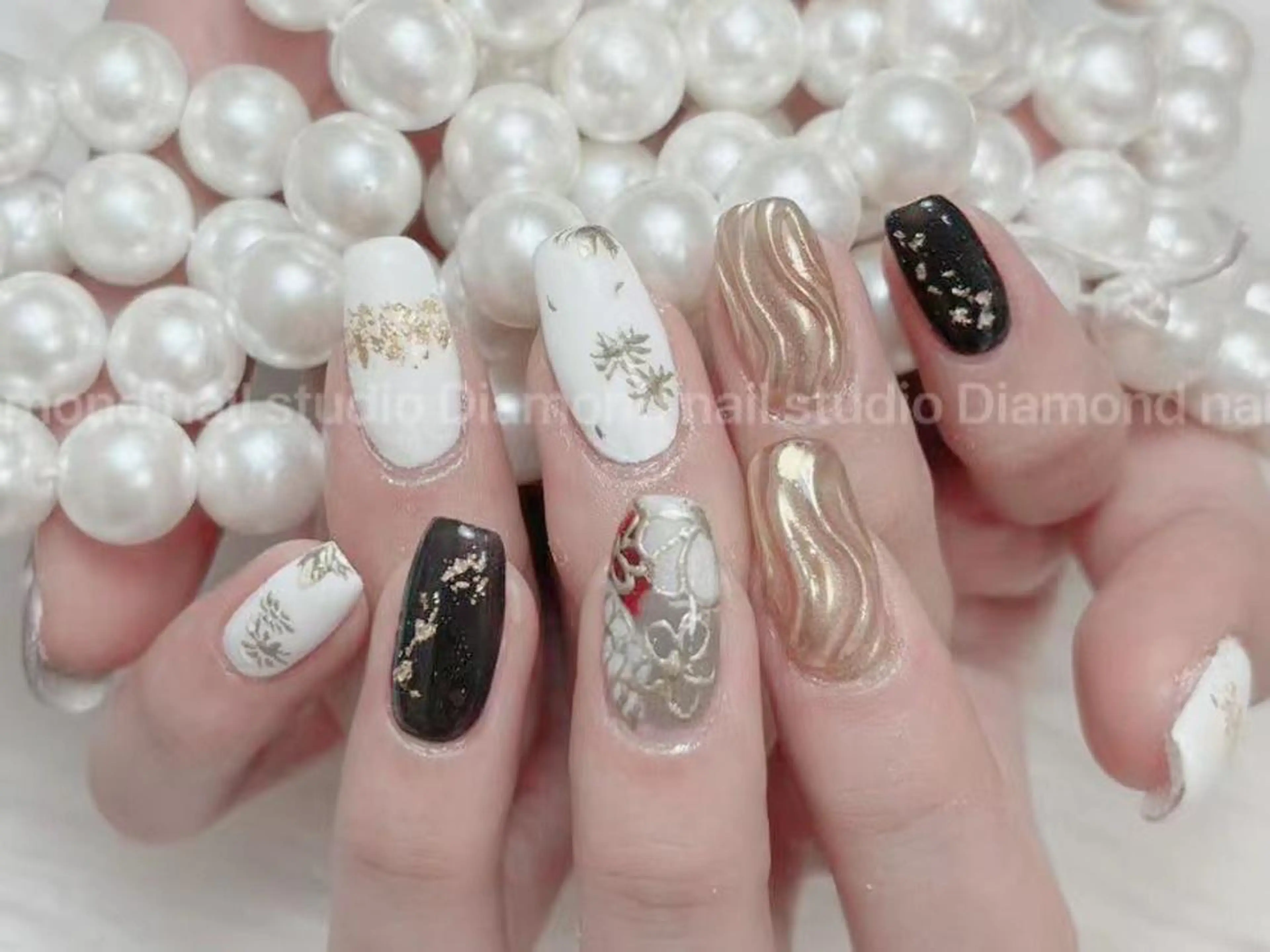 セミロング ハンドネイル DIAMOND 💅のネイルデザイン