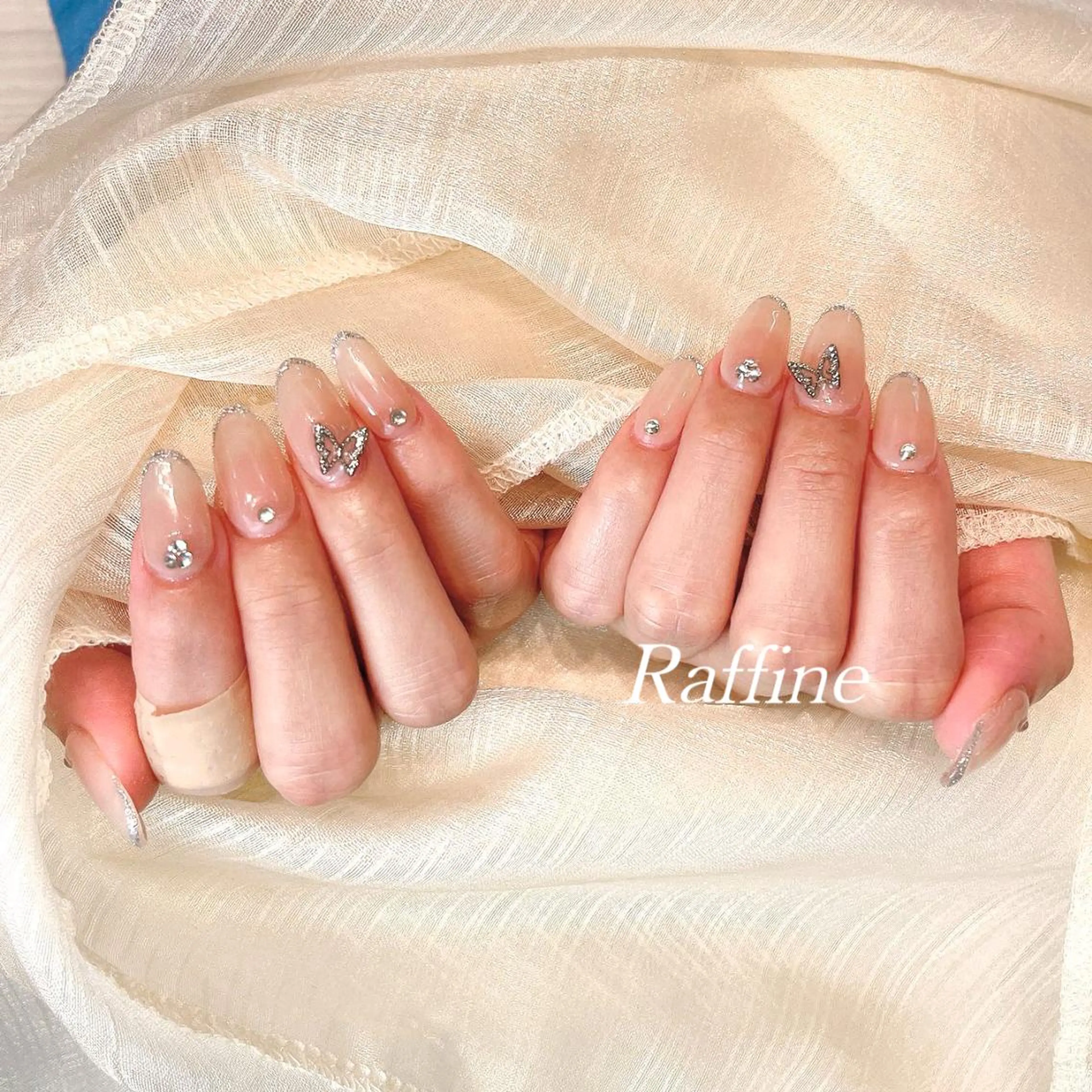 ネイル RAFFINE haru🦋🩵のネイルデザイン