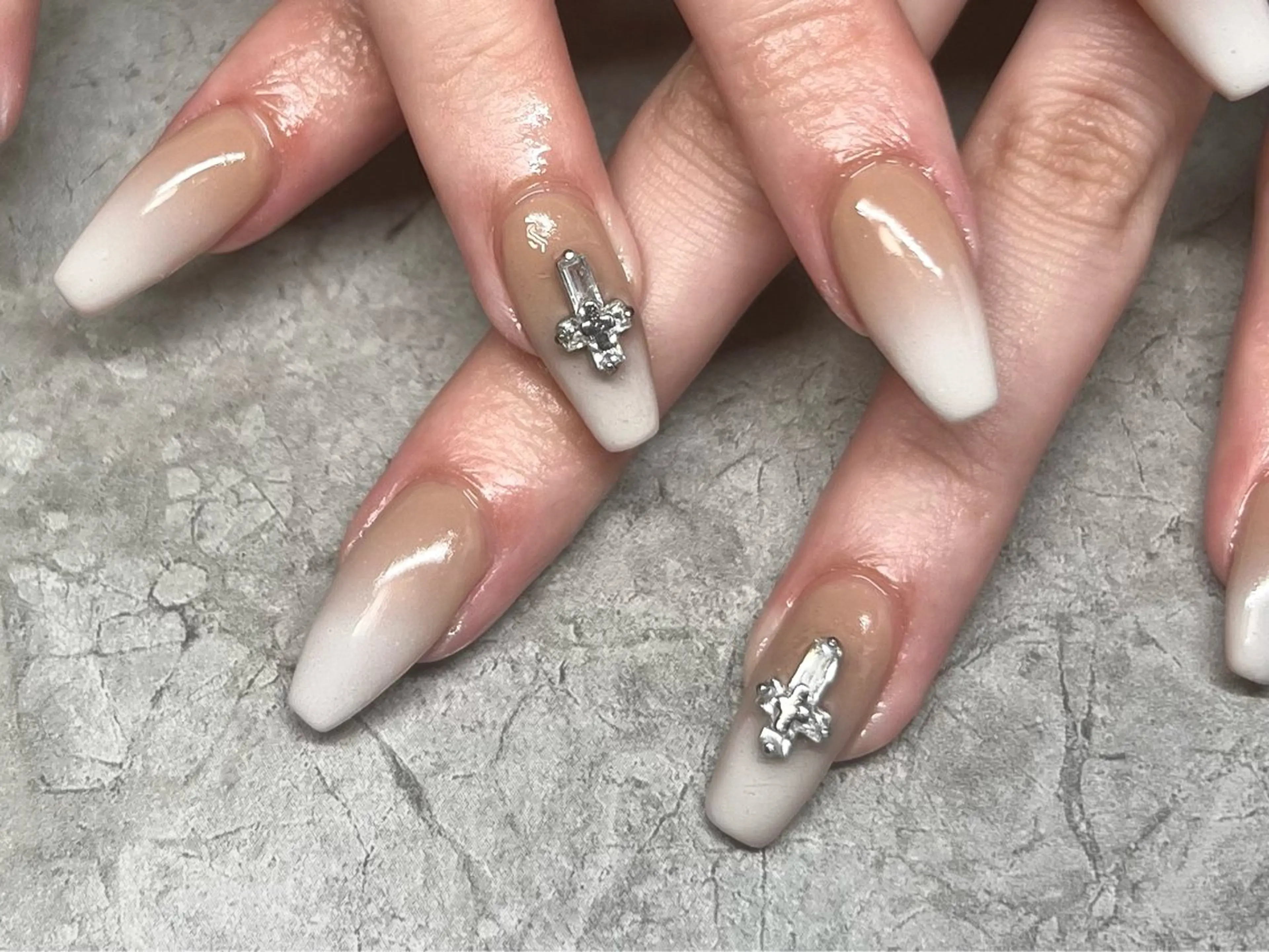 ネイル ONIKA Nail 青山通り店所属・ONIKA Nail 表参道A4徒歩2分のネイルデザイン