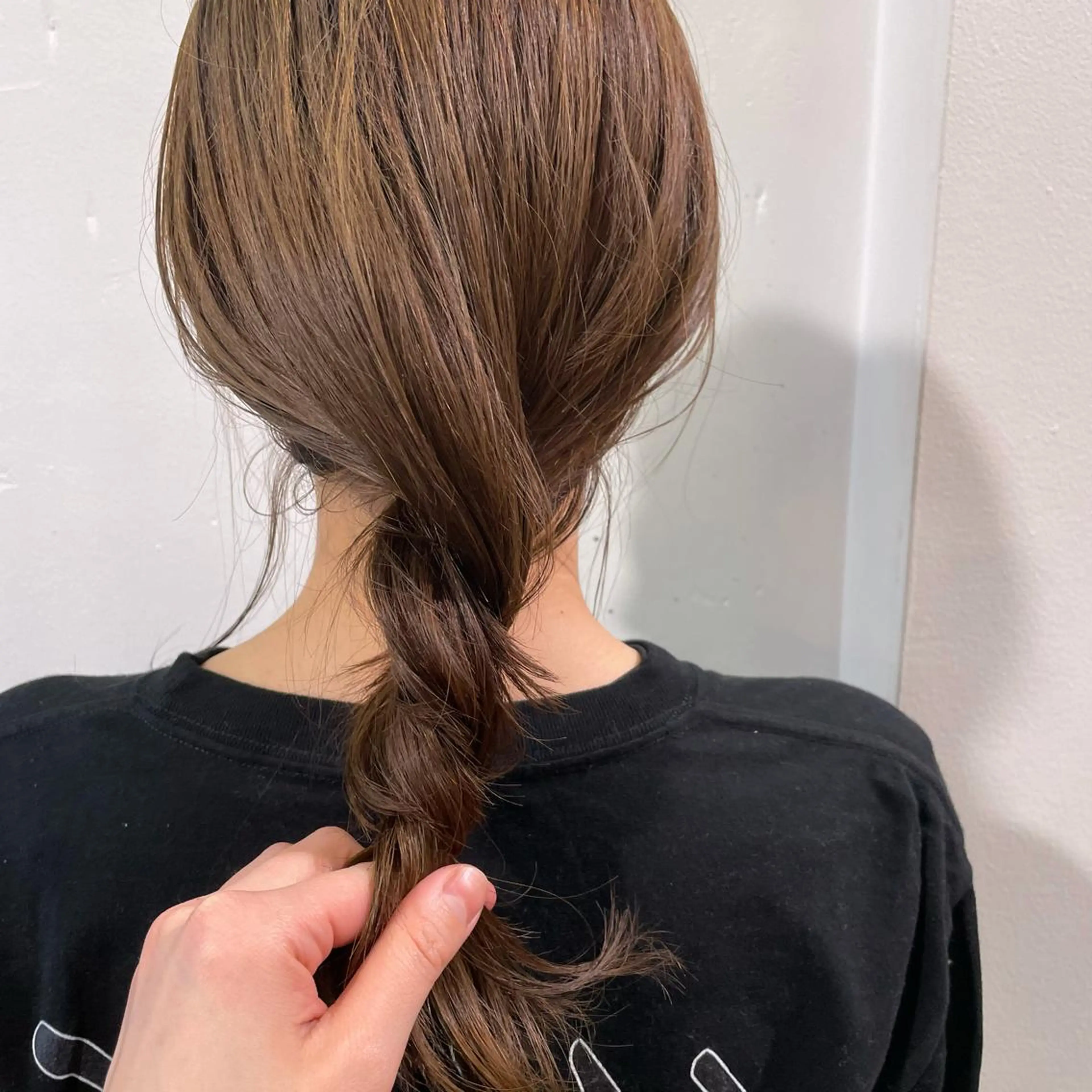 ミディアム カラー ブリーチなしで透け感 暖色カラーボブaoiのヘアスタイル