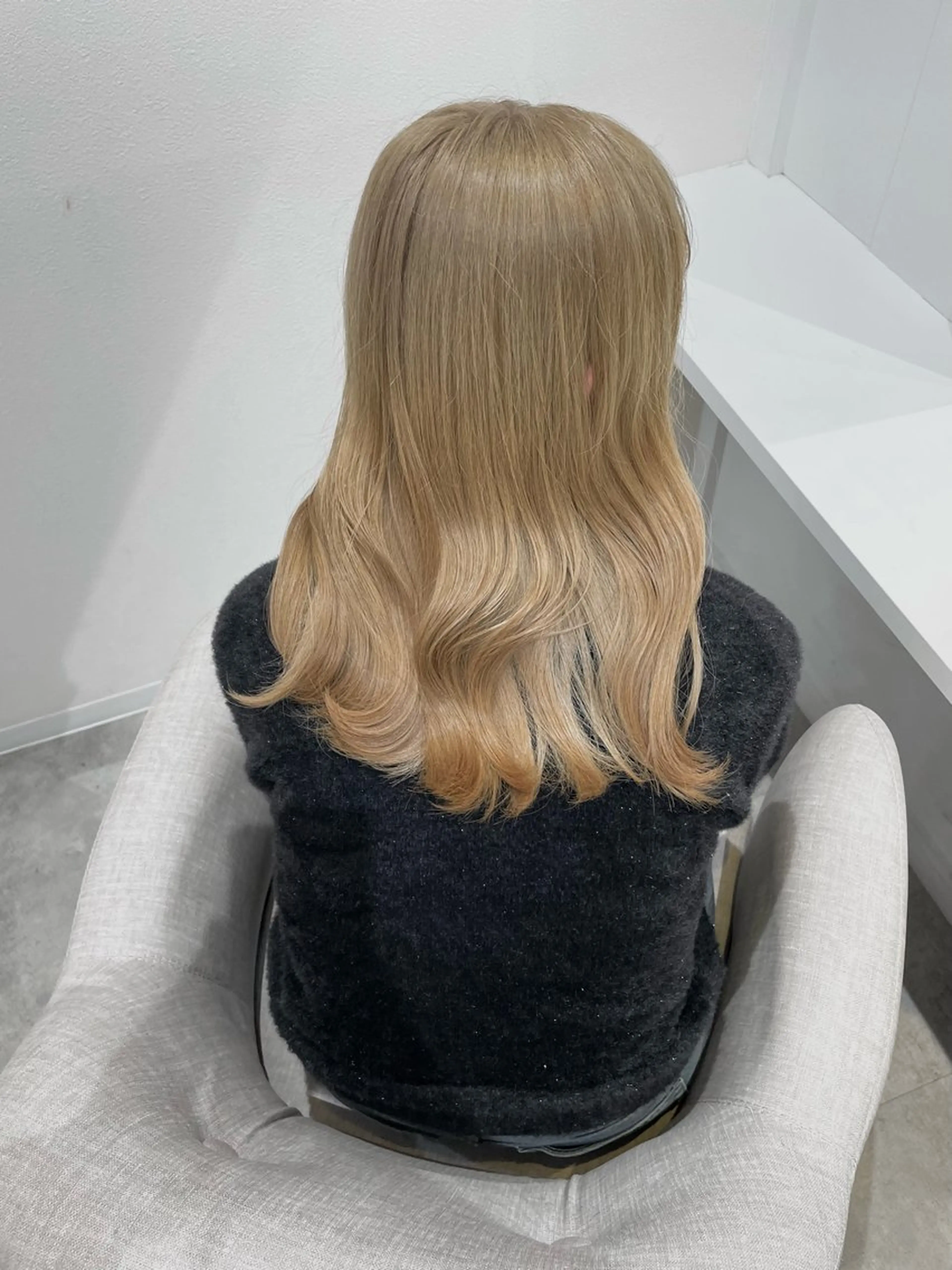 セミロング カラー ベージュカラー ブリーチ ヘアカラー 垢抜け似合わせカラー /梅田 /ayanaのヘアスタイル