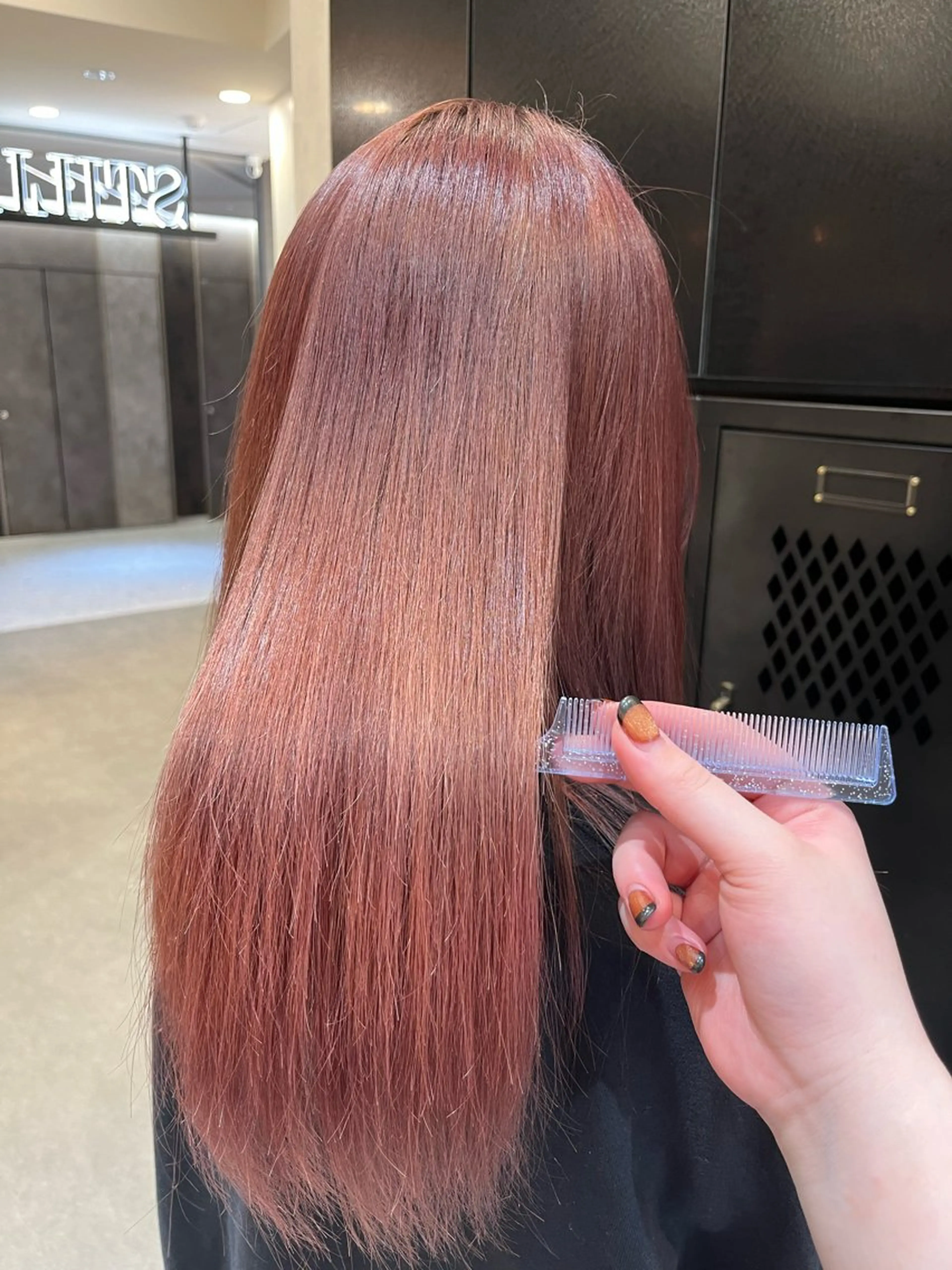 ロング 長尾 みのりのヘアスタイル