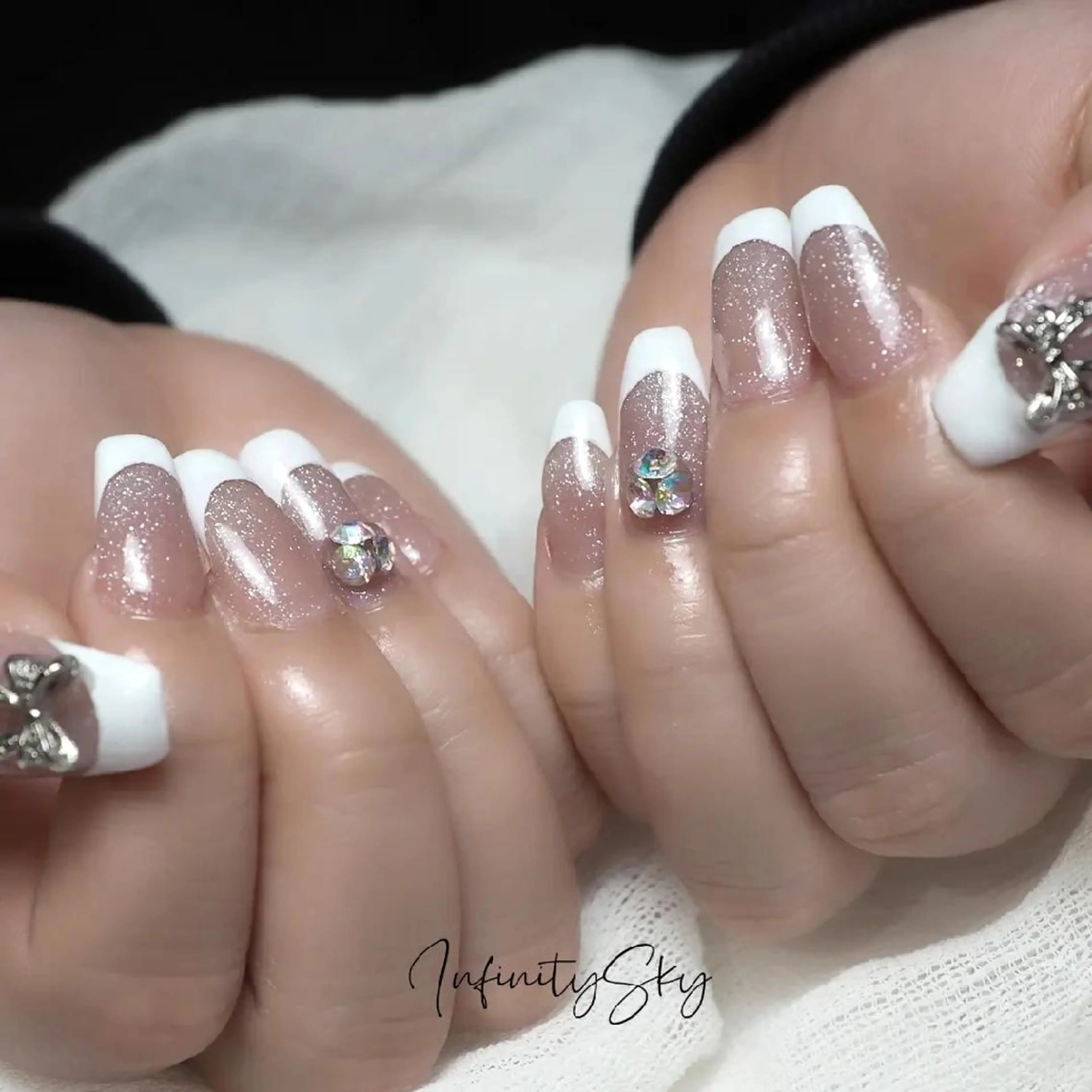 ネイル フレンチネイル キラキラネイル ピンク infinity skyのネイルデザイン