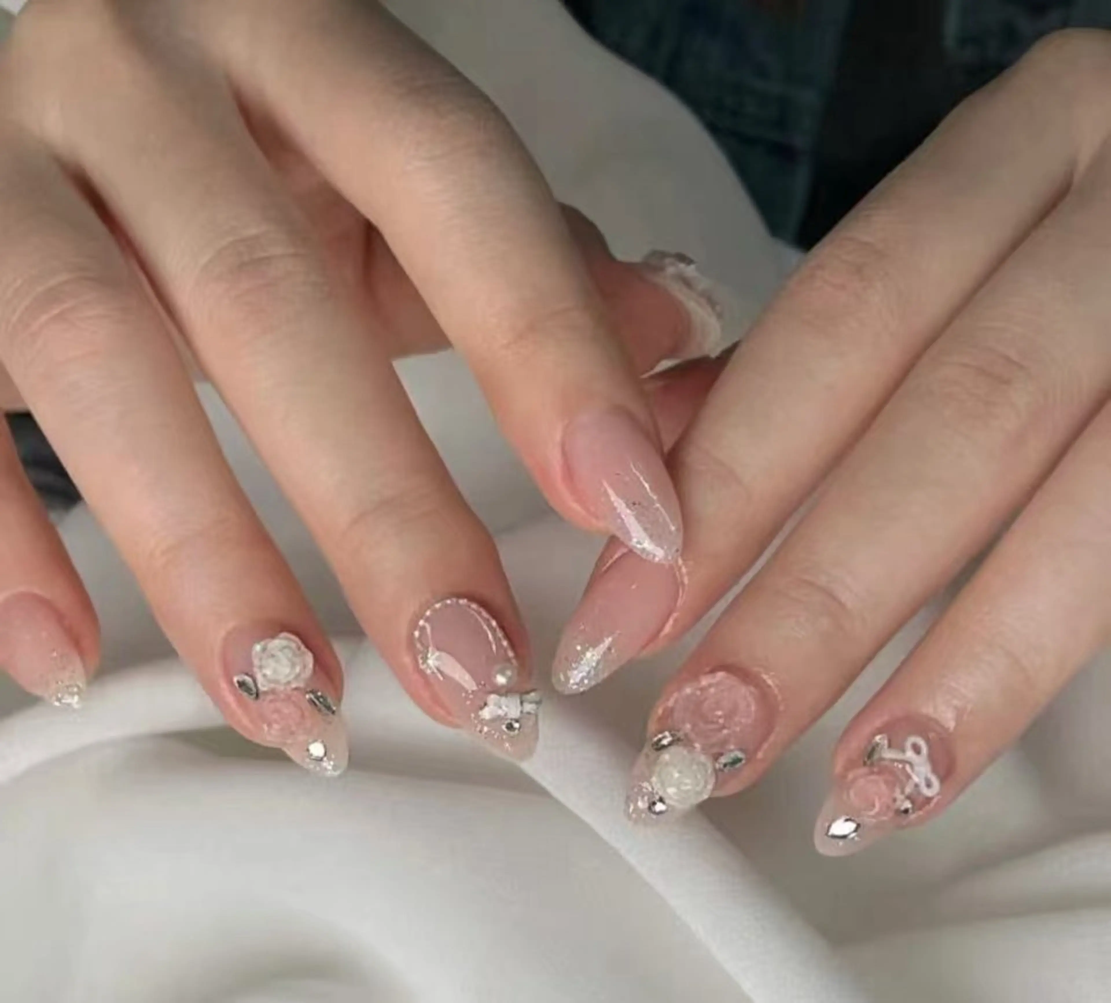 ネイル オーロラネイル フラワーネイル フットネイル フレンチネイル ジェルネイル ハンドネイル 相沢 さやかのネイルデザイン