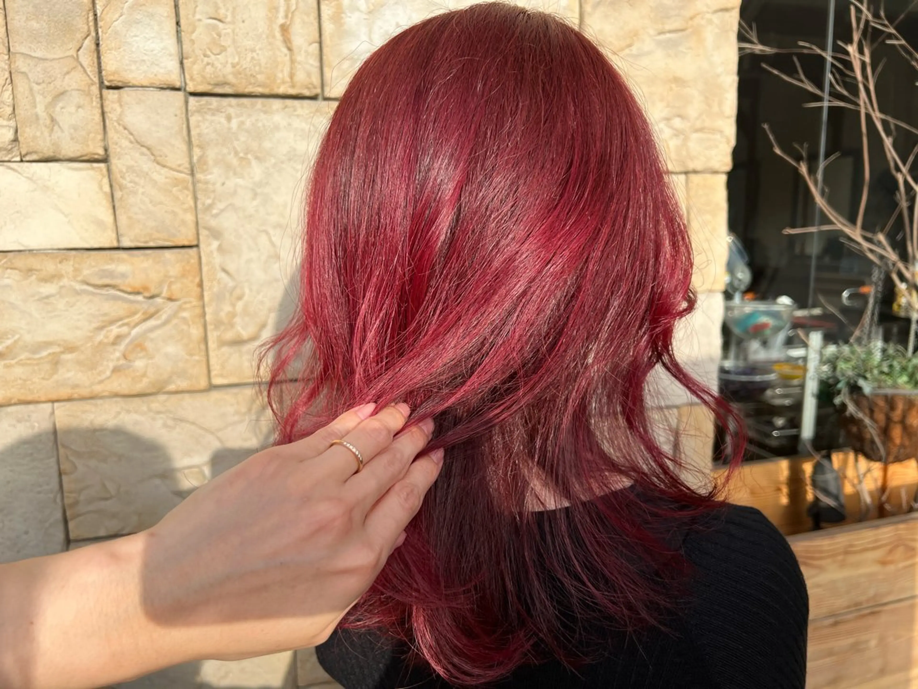 ミディアム カラー ブリーチ レッドカラー レイヤーカット カット ヘアカラー トリートメント Jill franc ＿ ayanoのヘアスタイル