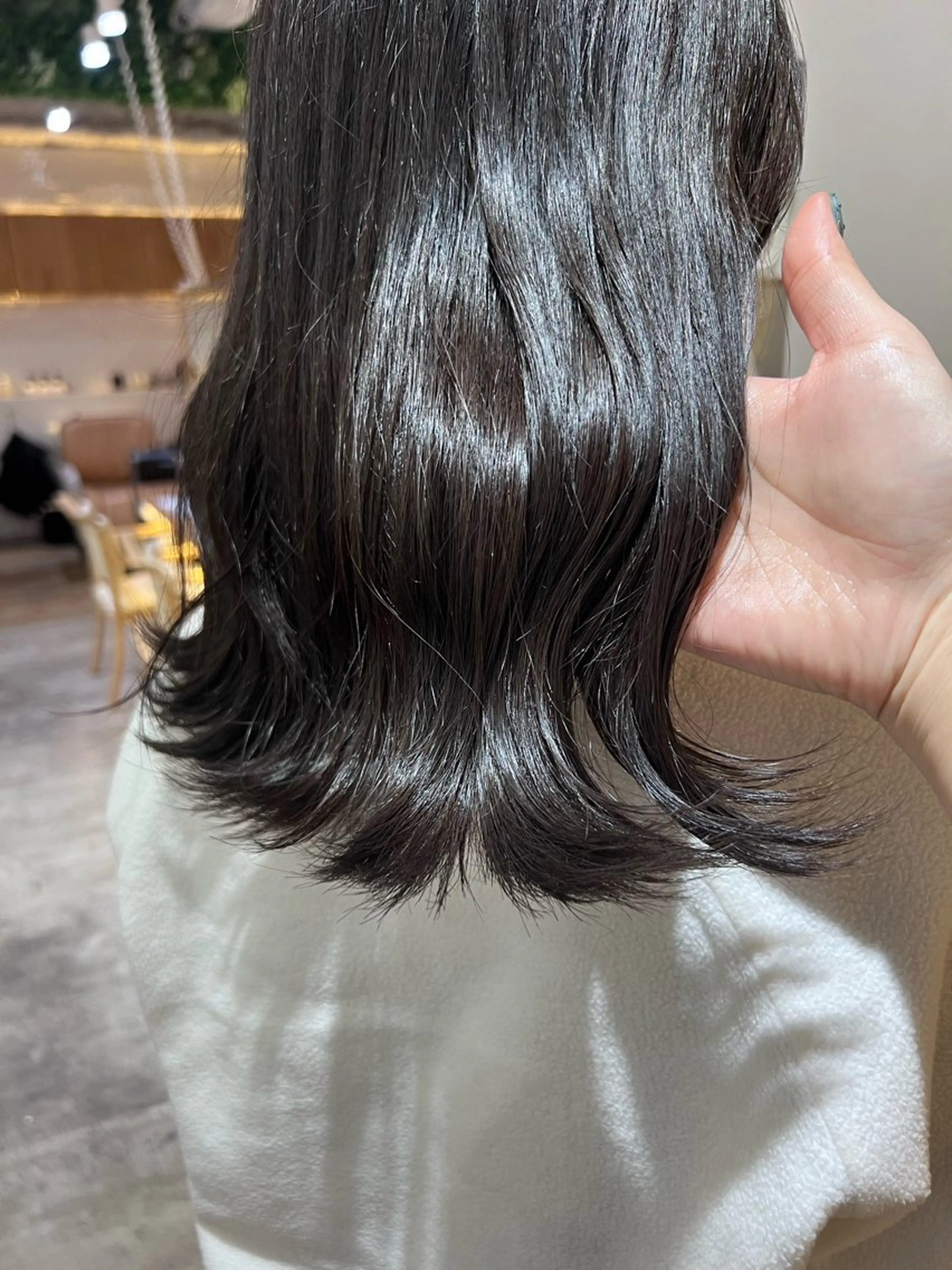 ミディアム カラー グレージュ オリーブグレージュ オリーブグレー feery所属・中司 莉菜のヘアスタイル