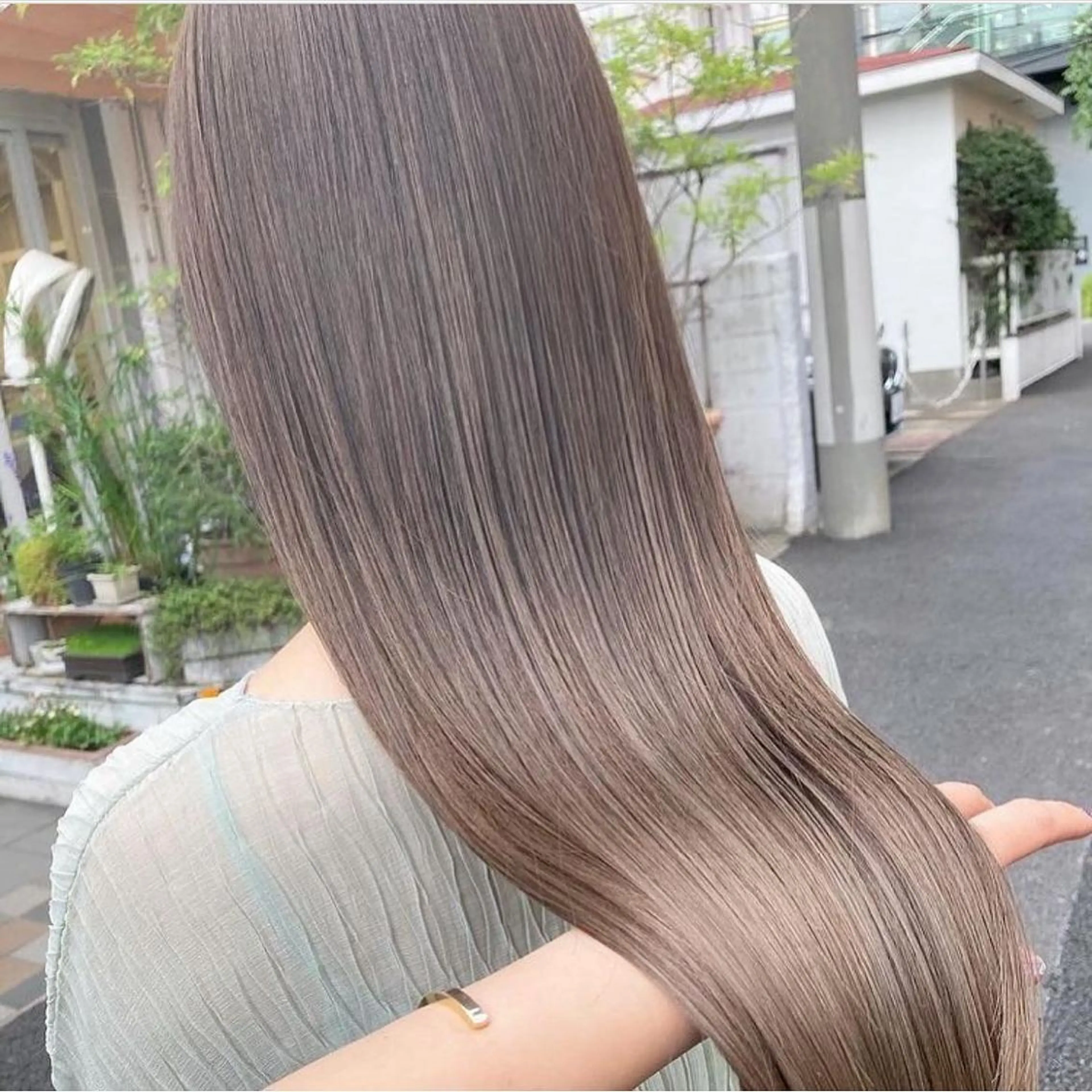 ミディアム カラー ヘアアレンジ ベージュカラー 透明感カラー グラデーションカラー ハイライトカラー ハイトーンカラー 韓国/髪質改善💘 櫻井かれんのヘアスタイル