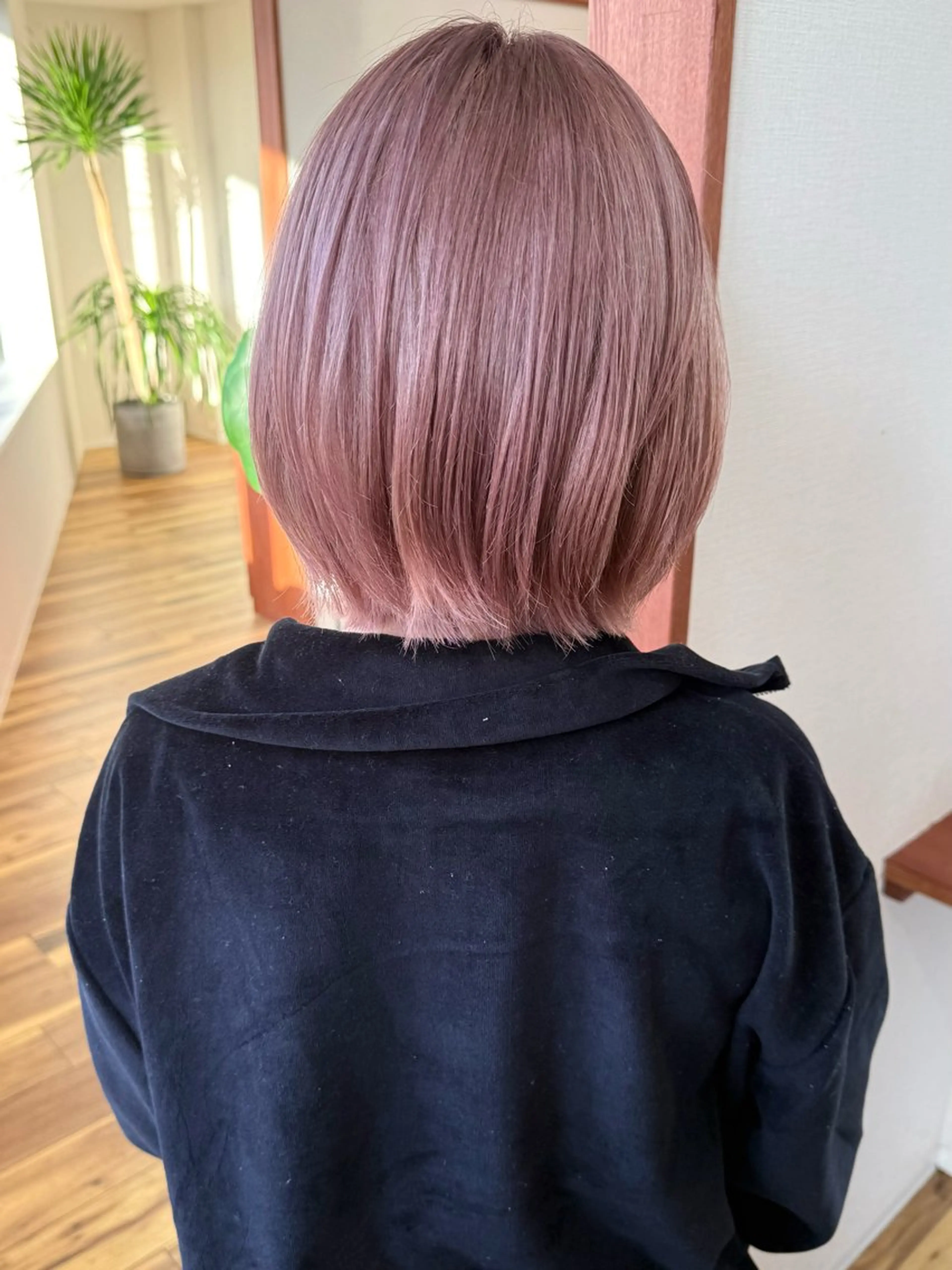 ショート カラー カット ヘアカラー トリートメント 髪質改善ｶﾗｰ ｹｱﾌﾞﾘｰﾁ/ﾀﾑのヘアスタイル