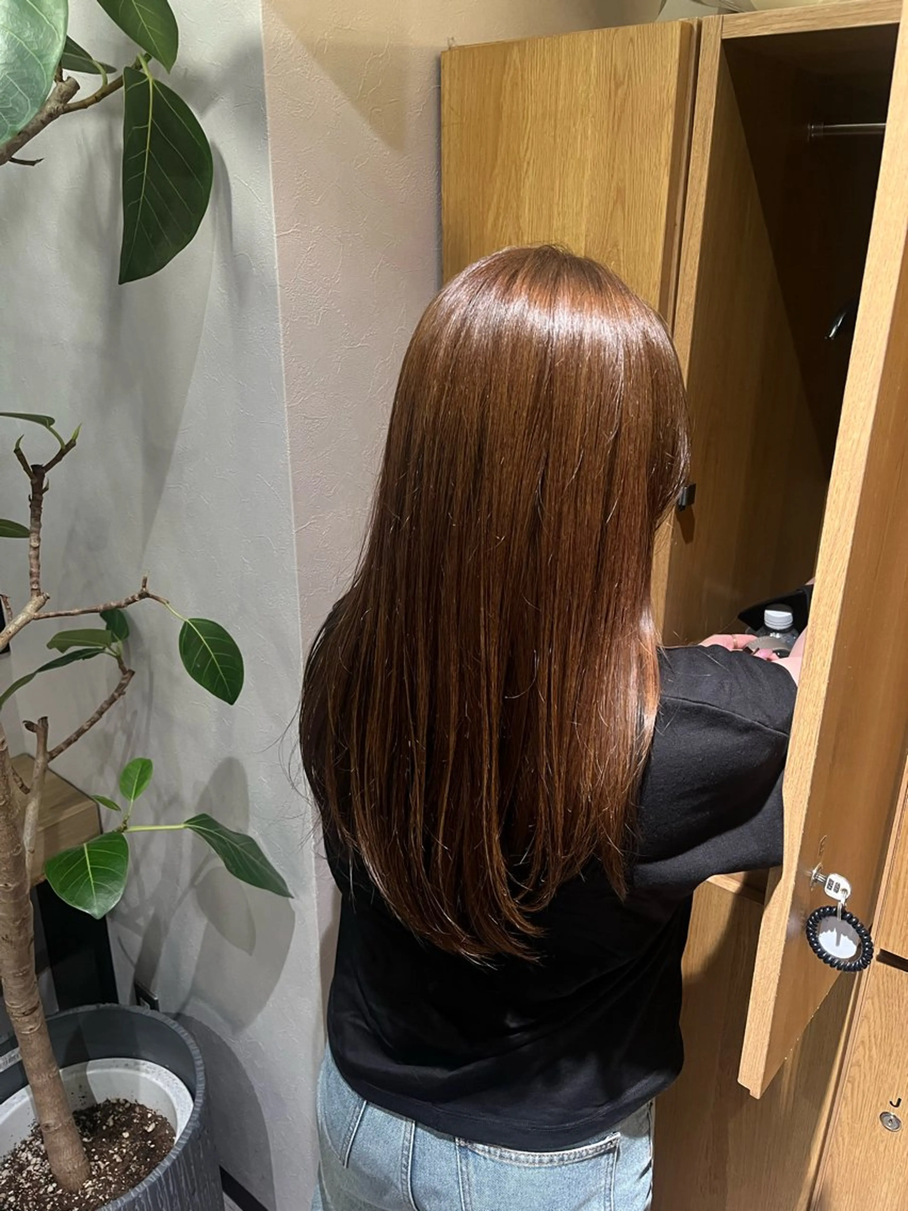 ロング カラー ベージュカラー 新倉 あかねのヘアスタイル