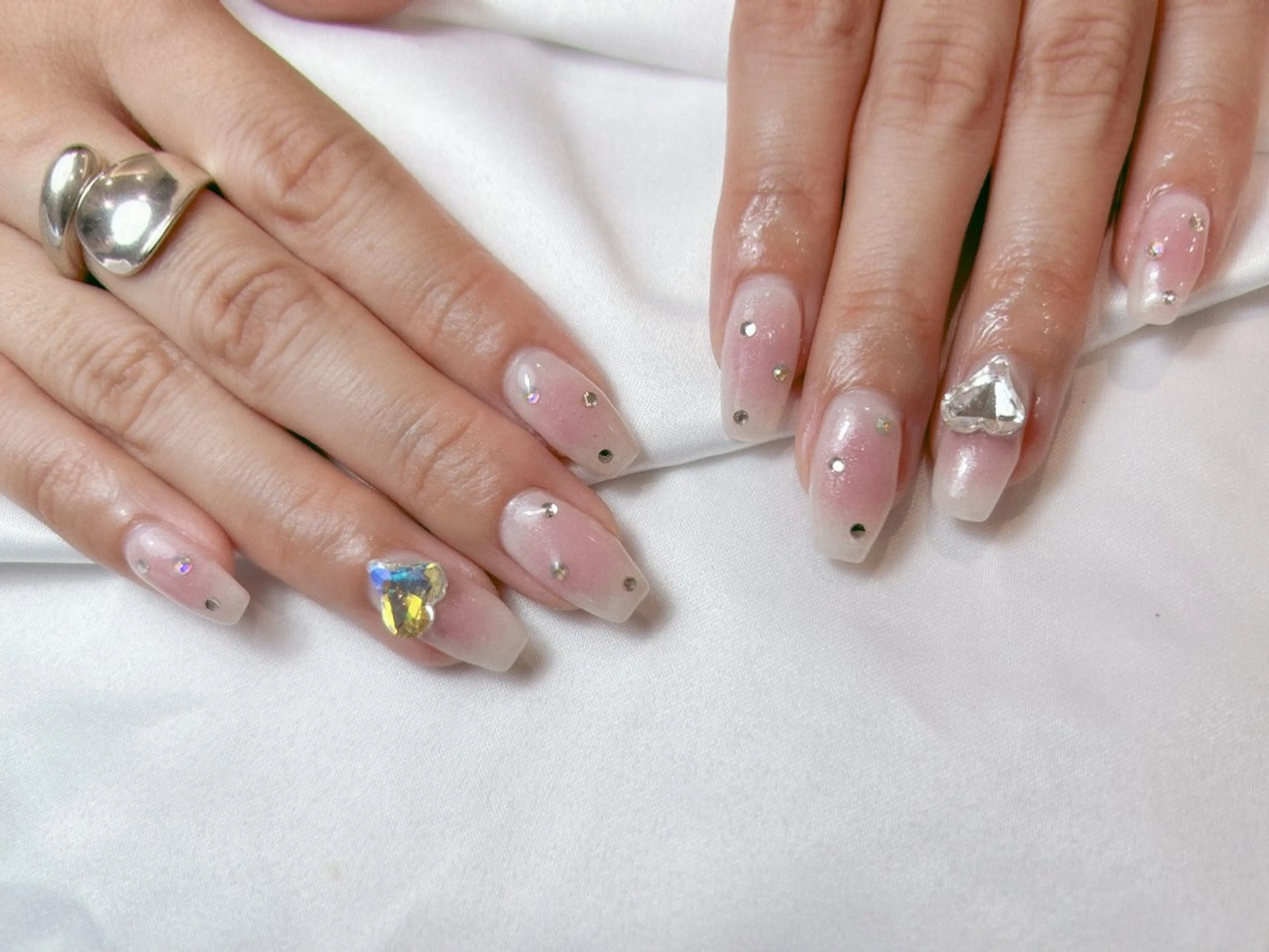 ネイル チークネイル ハンドネイル フットネイル tote. sumileのネイルデザイン