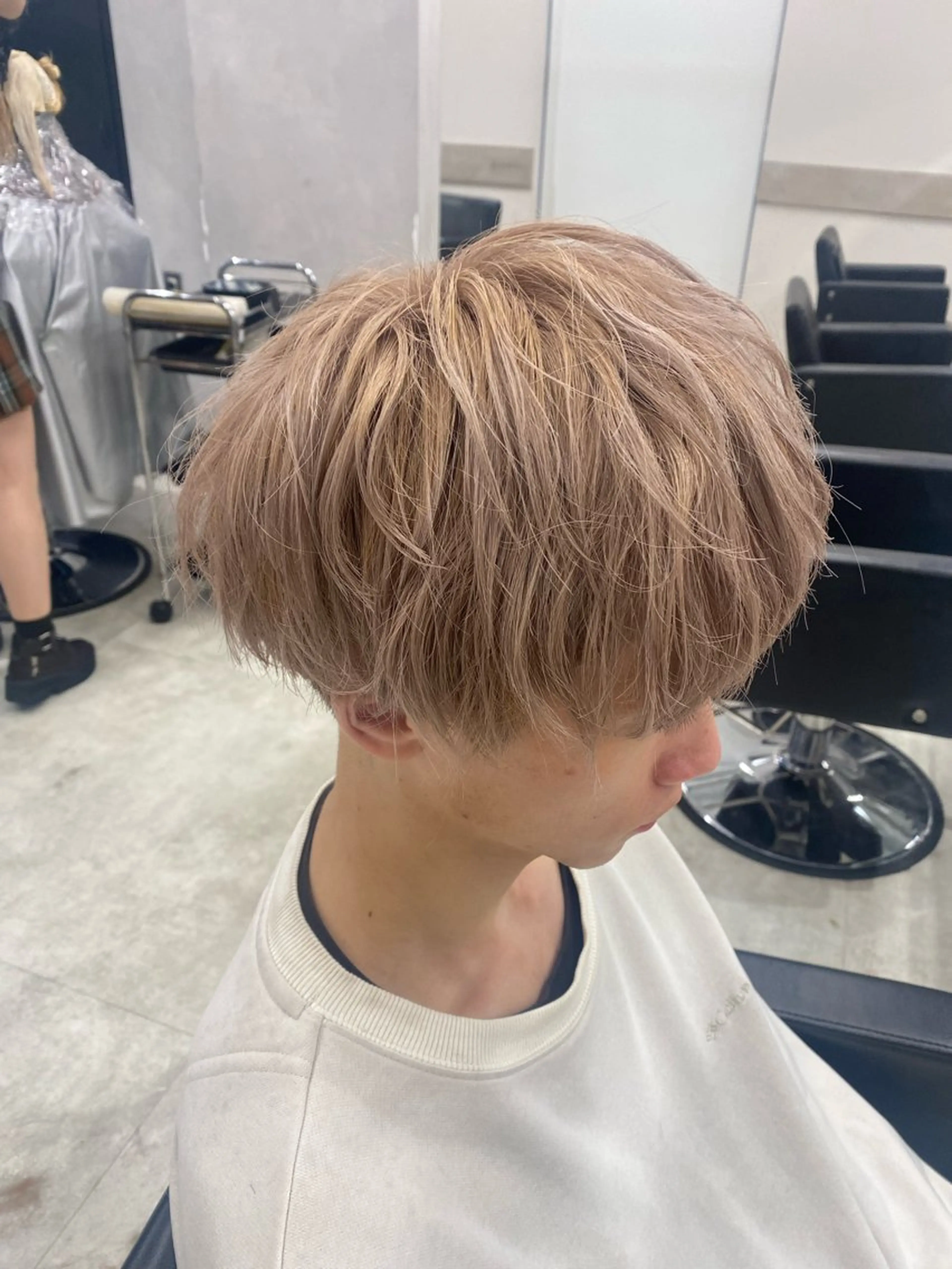 ショート カラー メンズ マッシュ メンズショート ベージュカラー ケアカラー 透明感カラー カット ヘアカラー トリートメント ピンク/ベージュ /似合わせ/田島百華のヘアスタイル