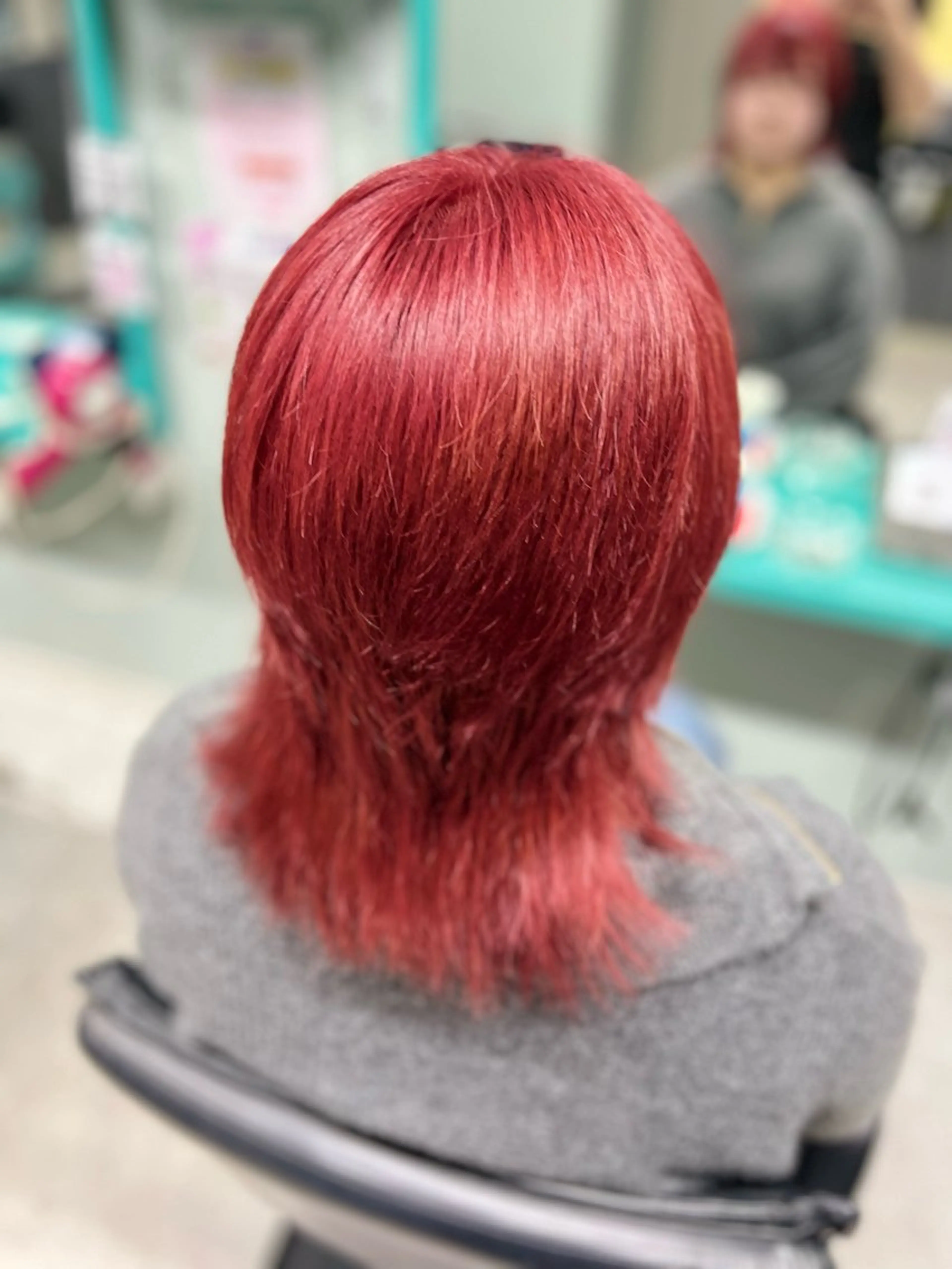 ミディアム カラー レッドカラー ビューティサロン 月麗(ルナ)のヘアスタイル