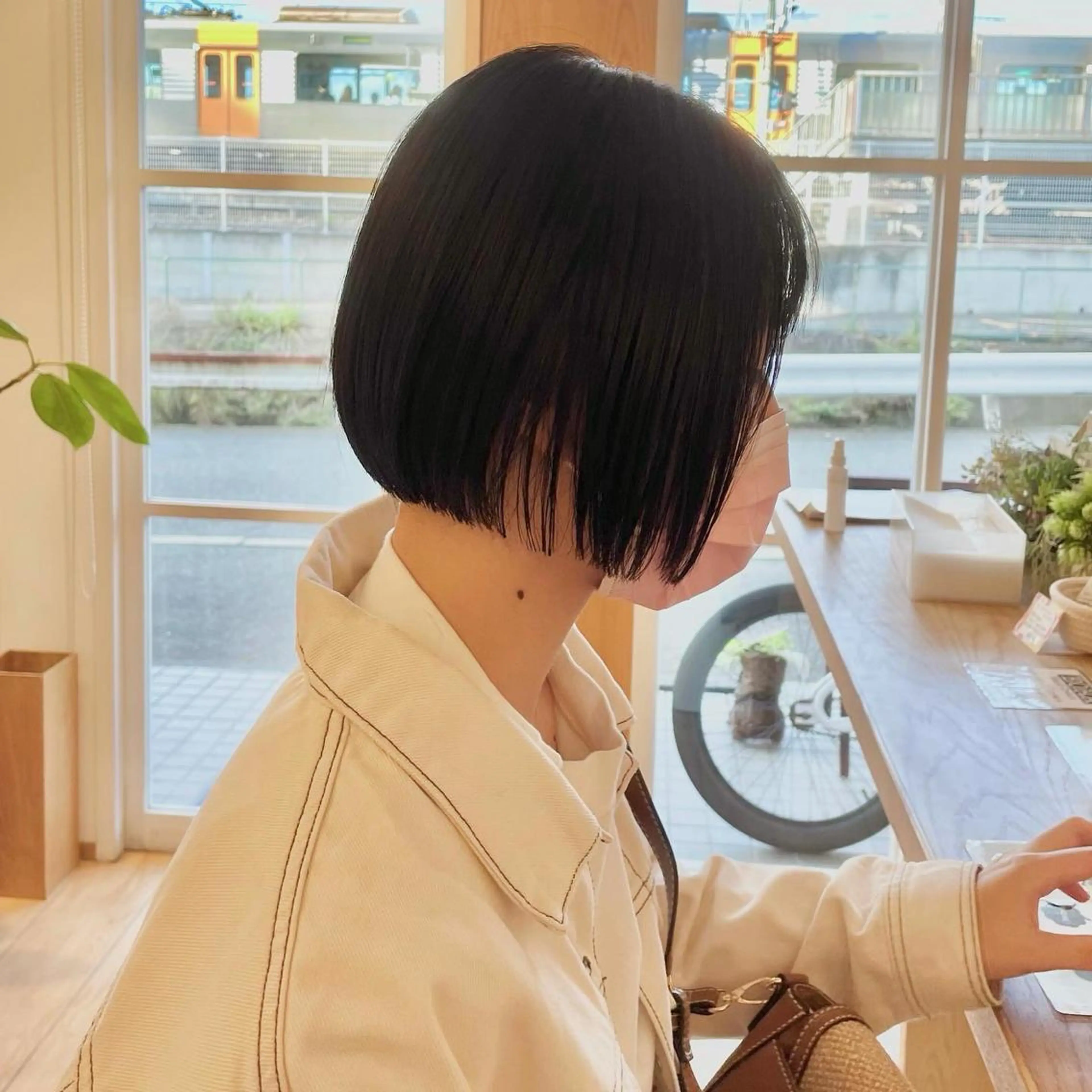 ショート 切りっぱなしボブ ボブ 小顔カット カット ✨受賞歴多数✨ボブ• ショート🕊藤原朋也のヘアスタイル