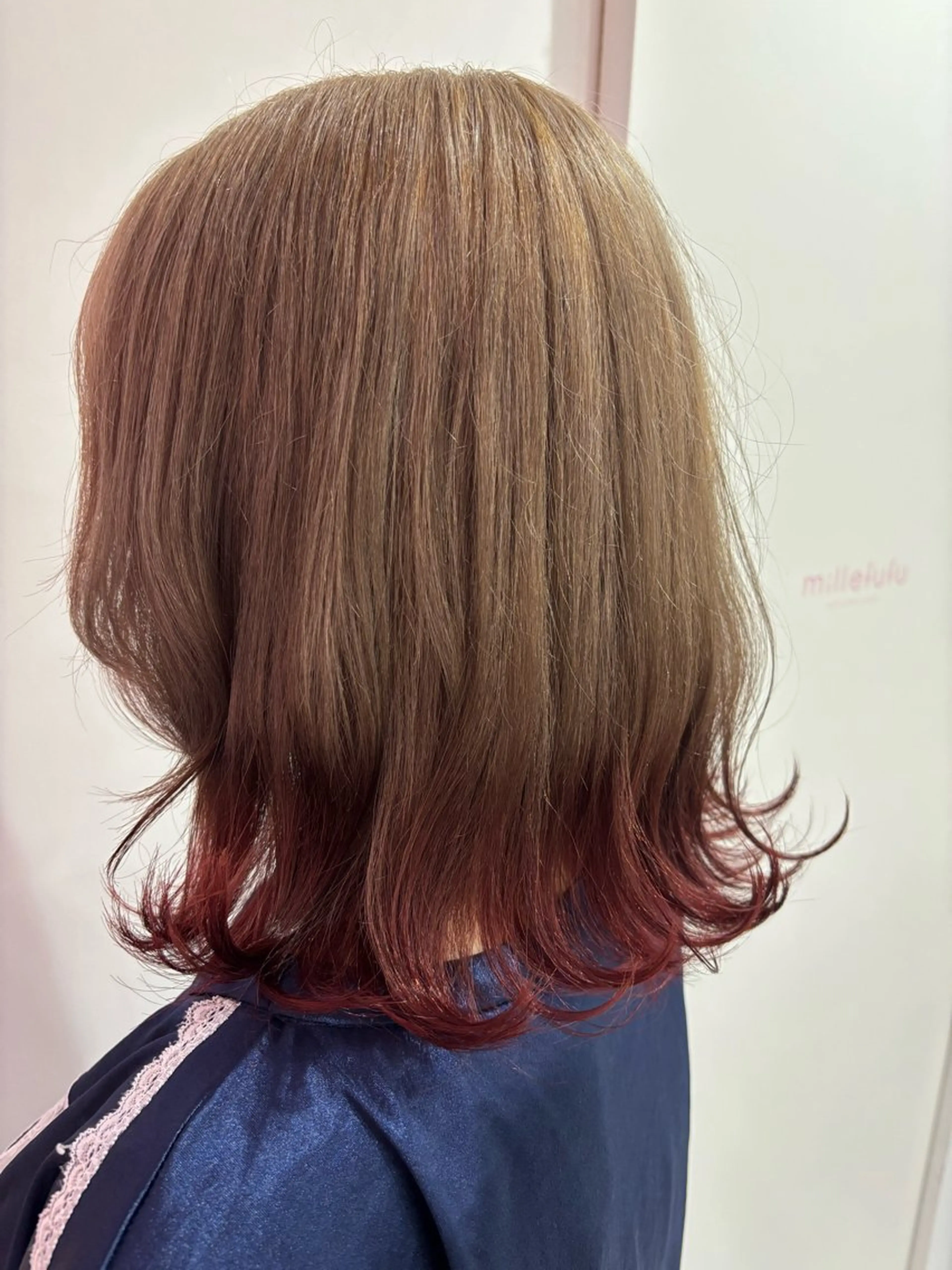 ミディアム カラー ベージュカラー ミルクティーベージュ ヘアカラー 山崎 南乃のヘアスタイル