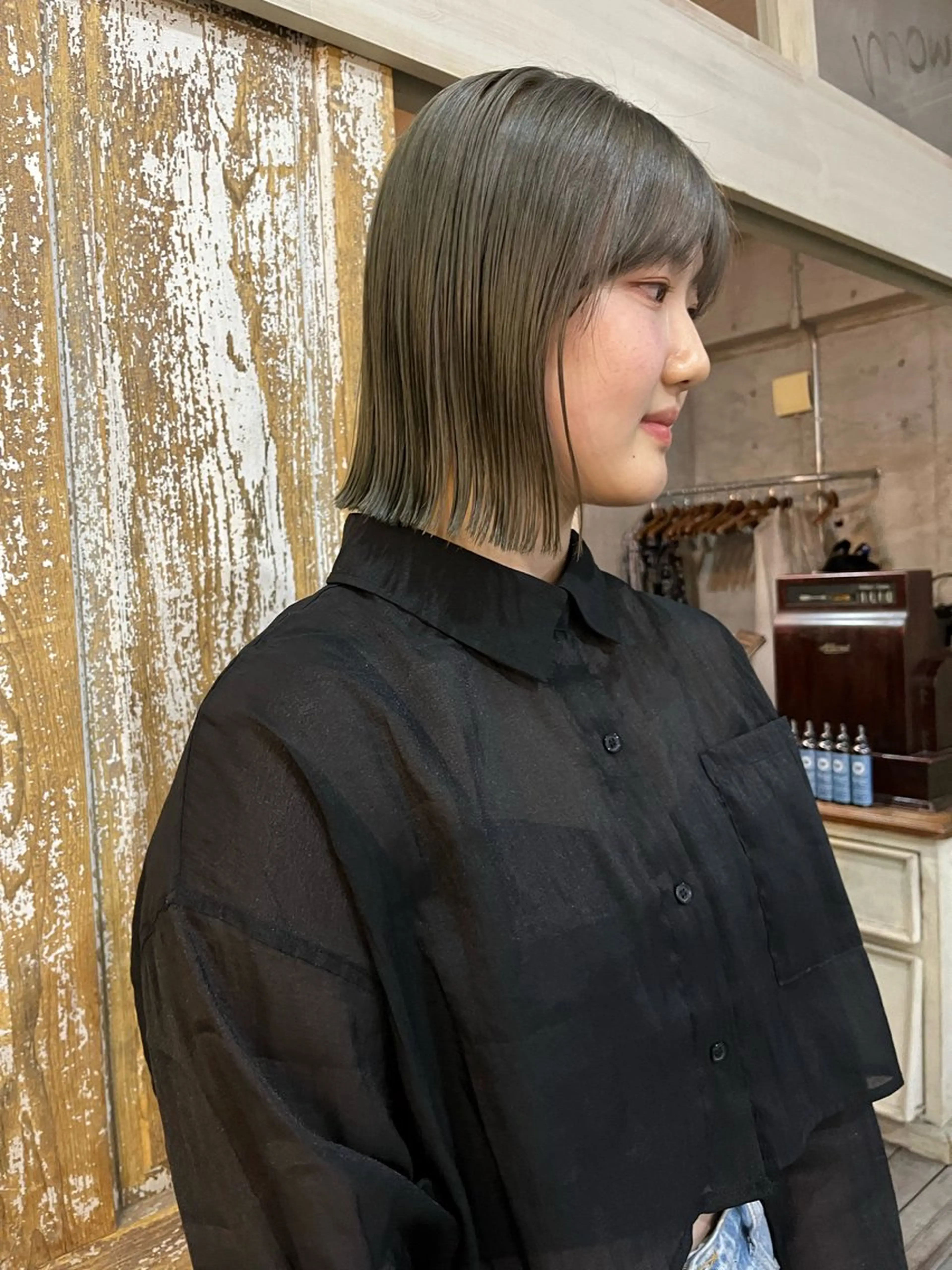 ミディアム カラー カット ヘアカラー トリートメント ハイトーン/顔まわり レイヤー/YUKAのヘアスタイル