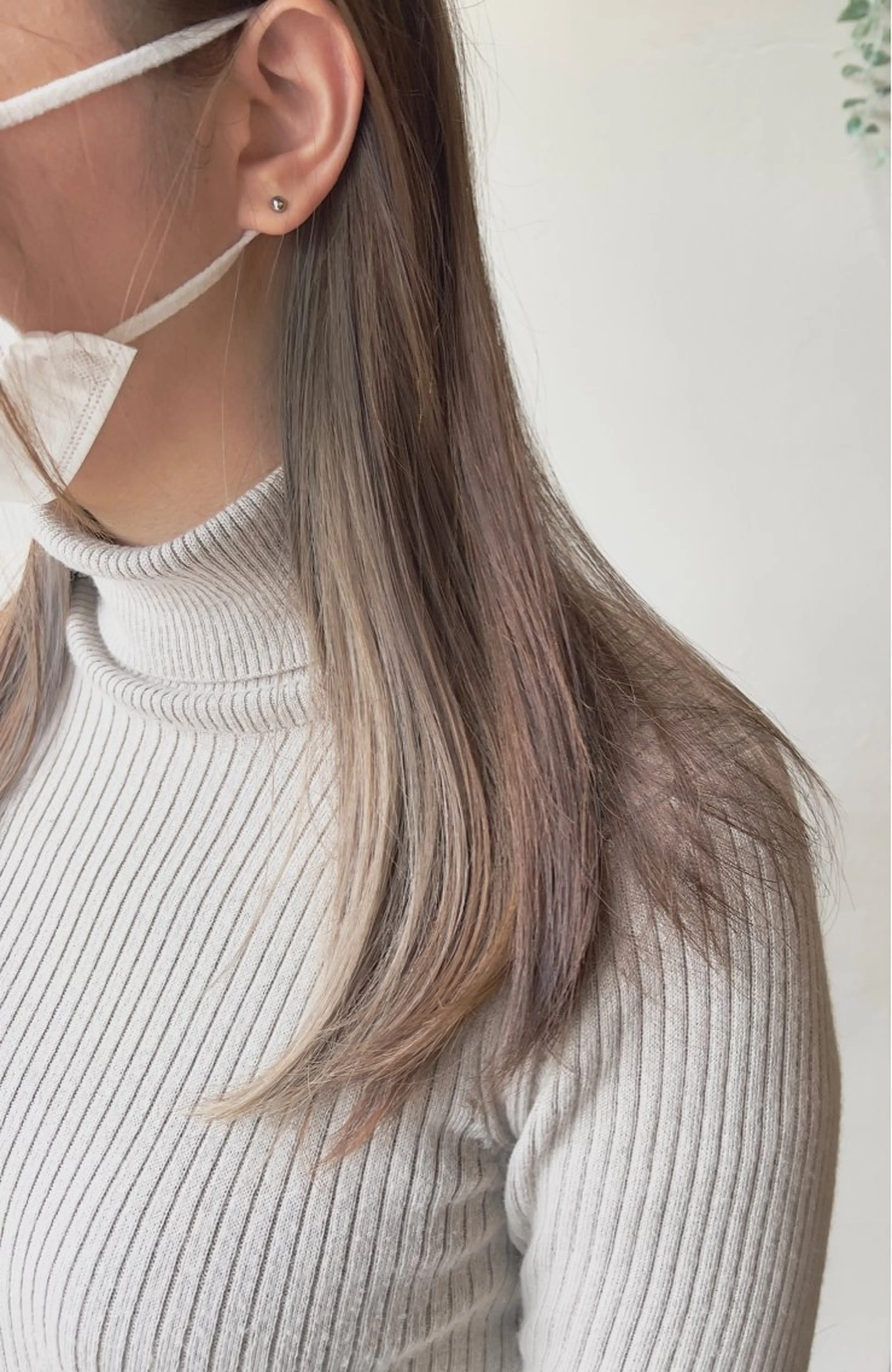 カラー AIconic nagoya所属・縮毛矯正/ レイヤー/ミディアムのヘアスタイル