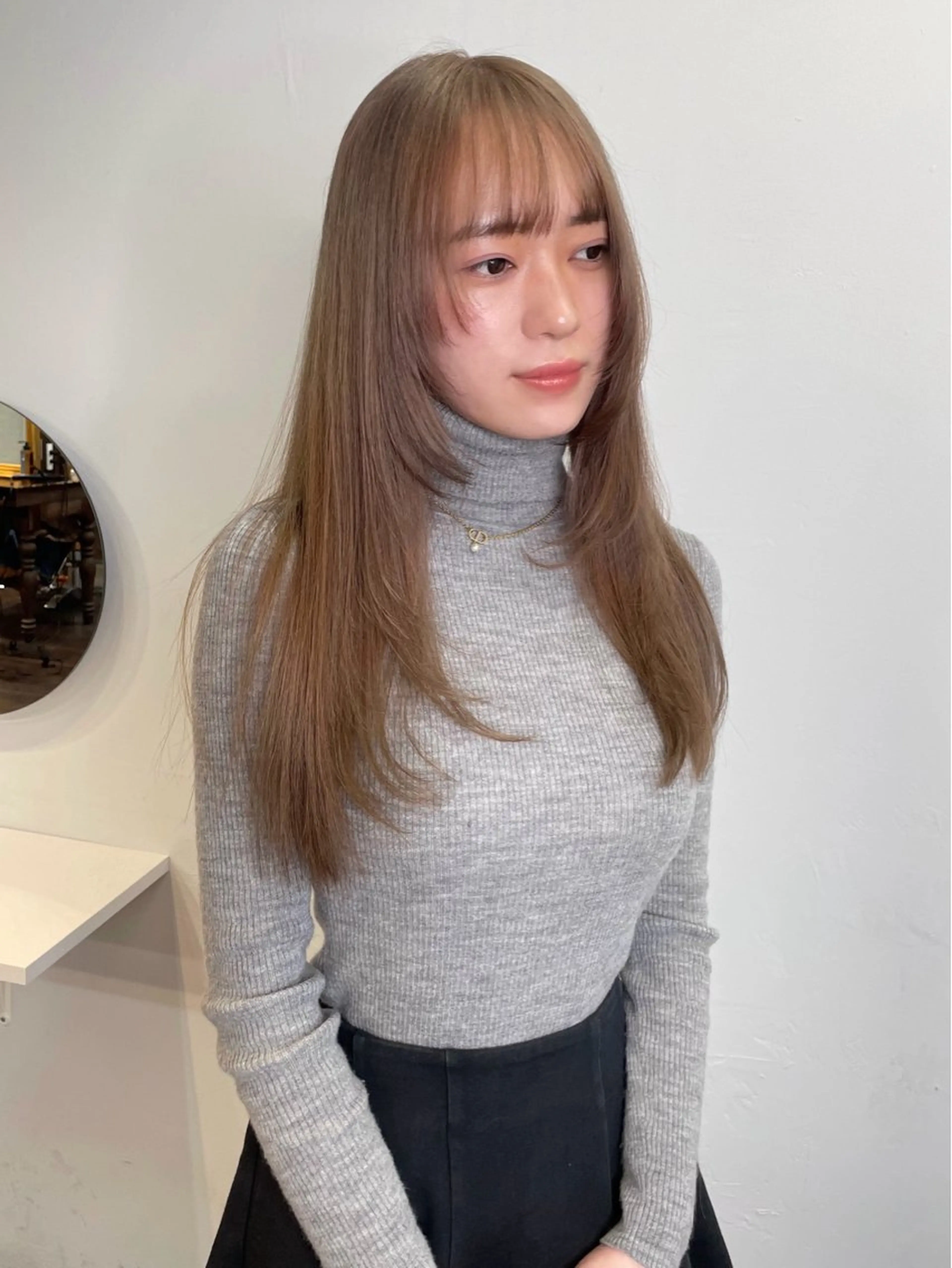 ロング カラー ヘアアレンジ ベージュカラー ブリーチ ダブルカラー グレージュ ミルクティーベージュ カット ヘアカラー トリートメント maoブリーチ無し 似合わせカラーのヘアスタイル