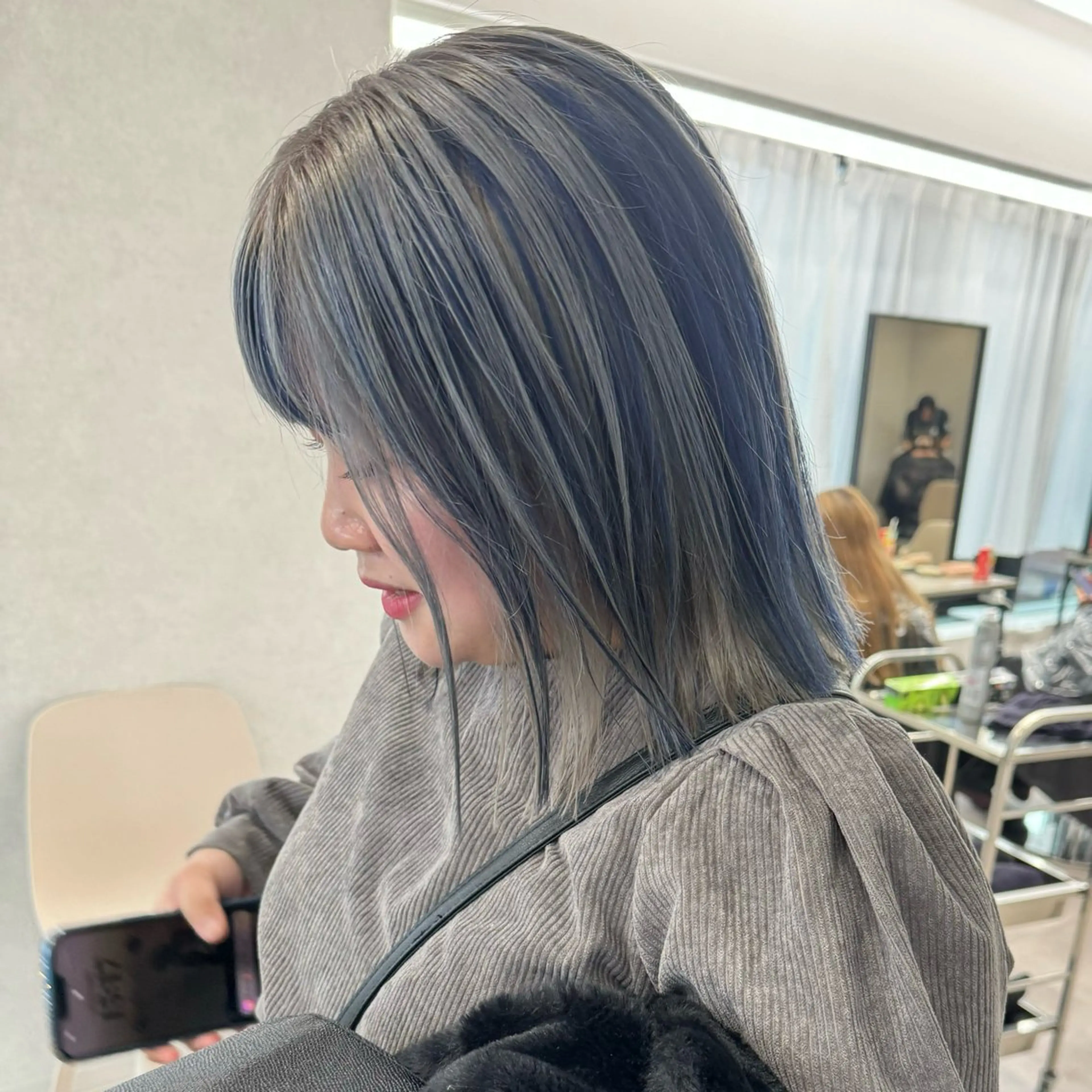 ミディアム 切りっぱなしボブイヤ リングカラー清水隆央のヘアスタイル