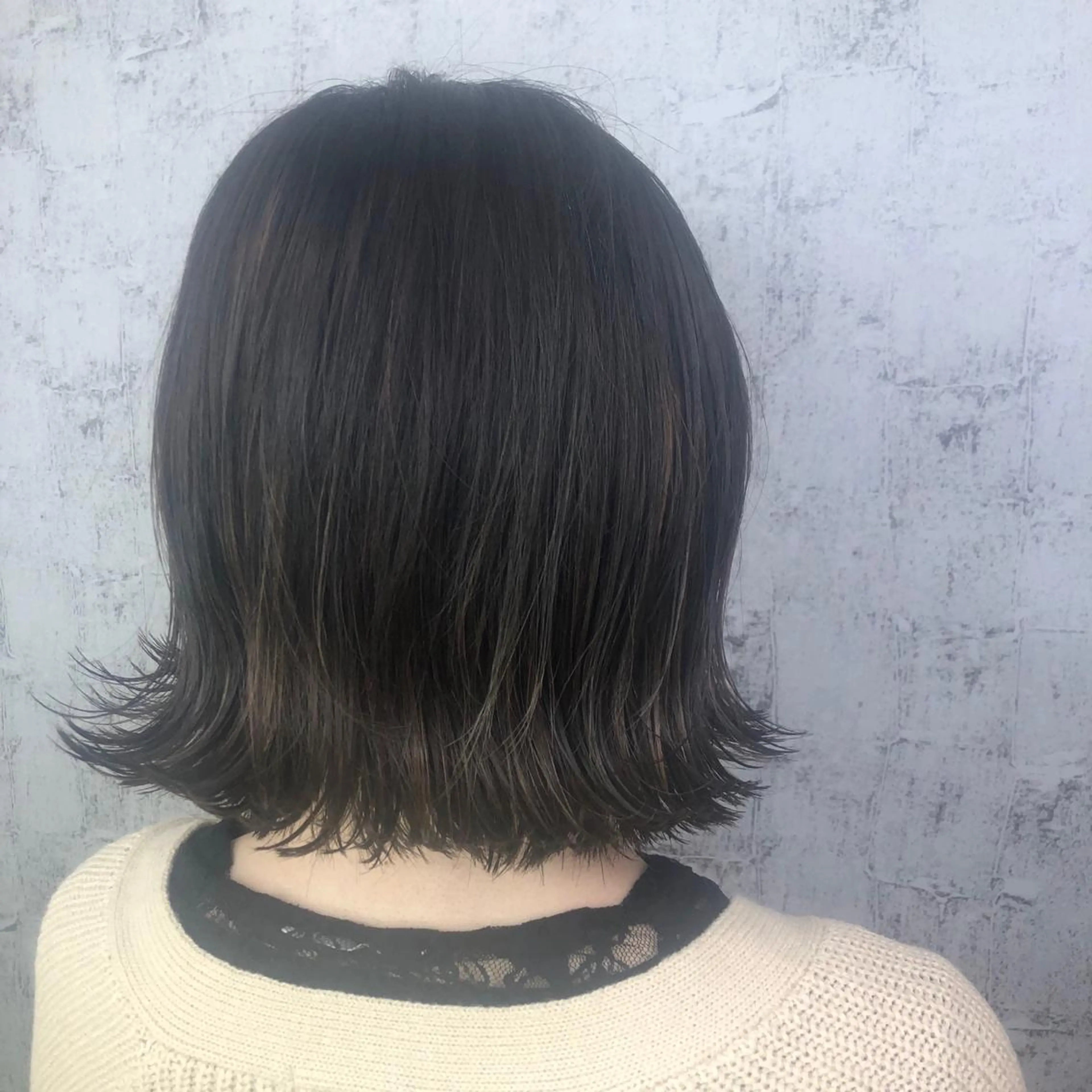 ミディアム カラー ハイライトカラー イルミナカラー ハイライト ベージュ/インナー カラー🤍Rieのヘアスタイル