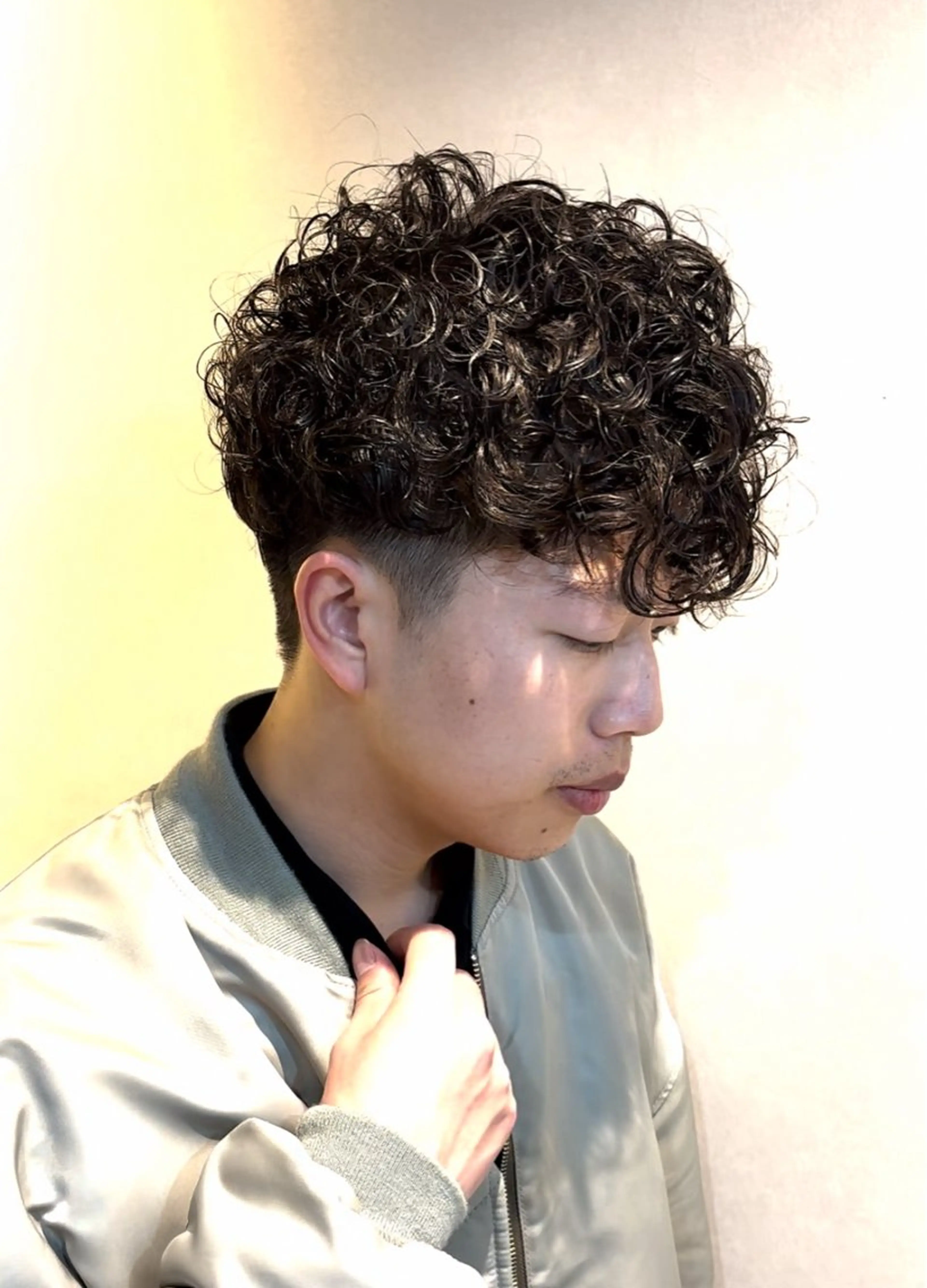 メンズ フェザーパーマ メンズパーマ スペインカール 波巻きパーマ HARUKI  MINATO Japan広島紙屋町店所属・hmj紙屋町店 脊戸智志のエステ・リラクイメージ