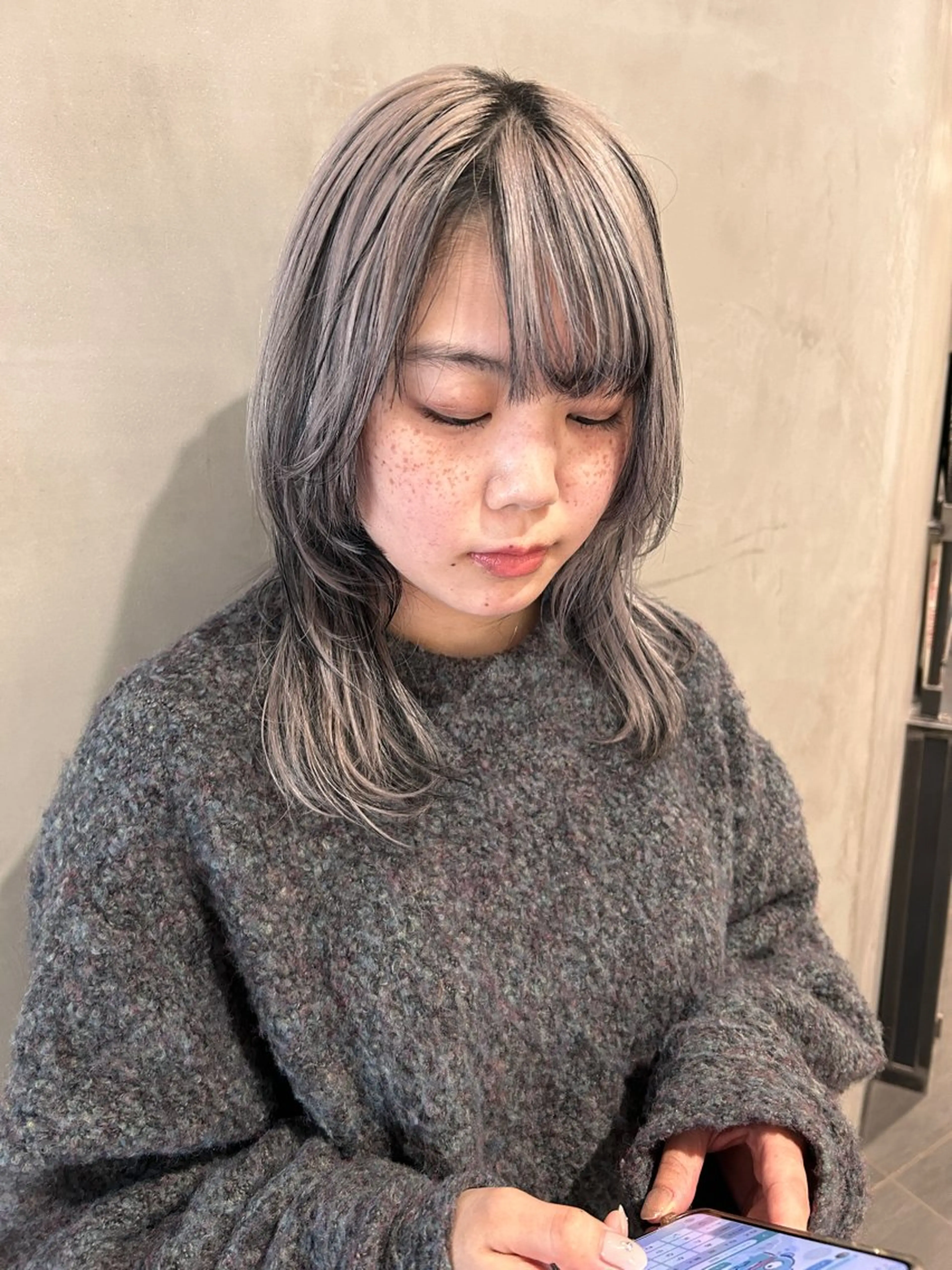 ミディアム カラー ベージュカラー ブリーチ デザインカラー ハイトーンカラー ホワイトベージュ カット ヘアカラー トリートメント オタク救済🎀 可愛いに特化　ゆうなのヘアスタイル