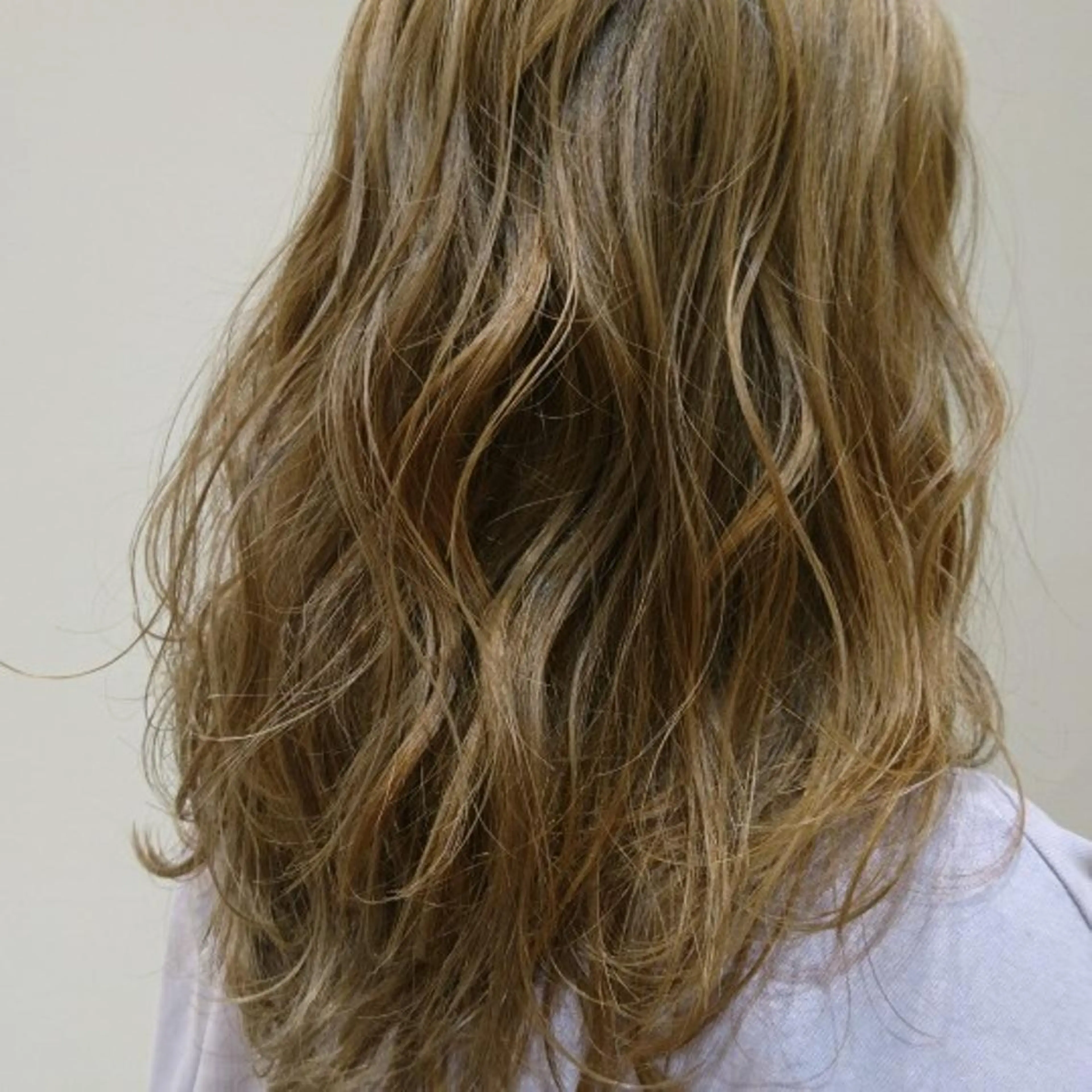 セミロング カラー イルミナカラー カット ヘアカラー トリートメント 社内カット講師・店長 菅原賢一のヘアスタイル