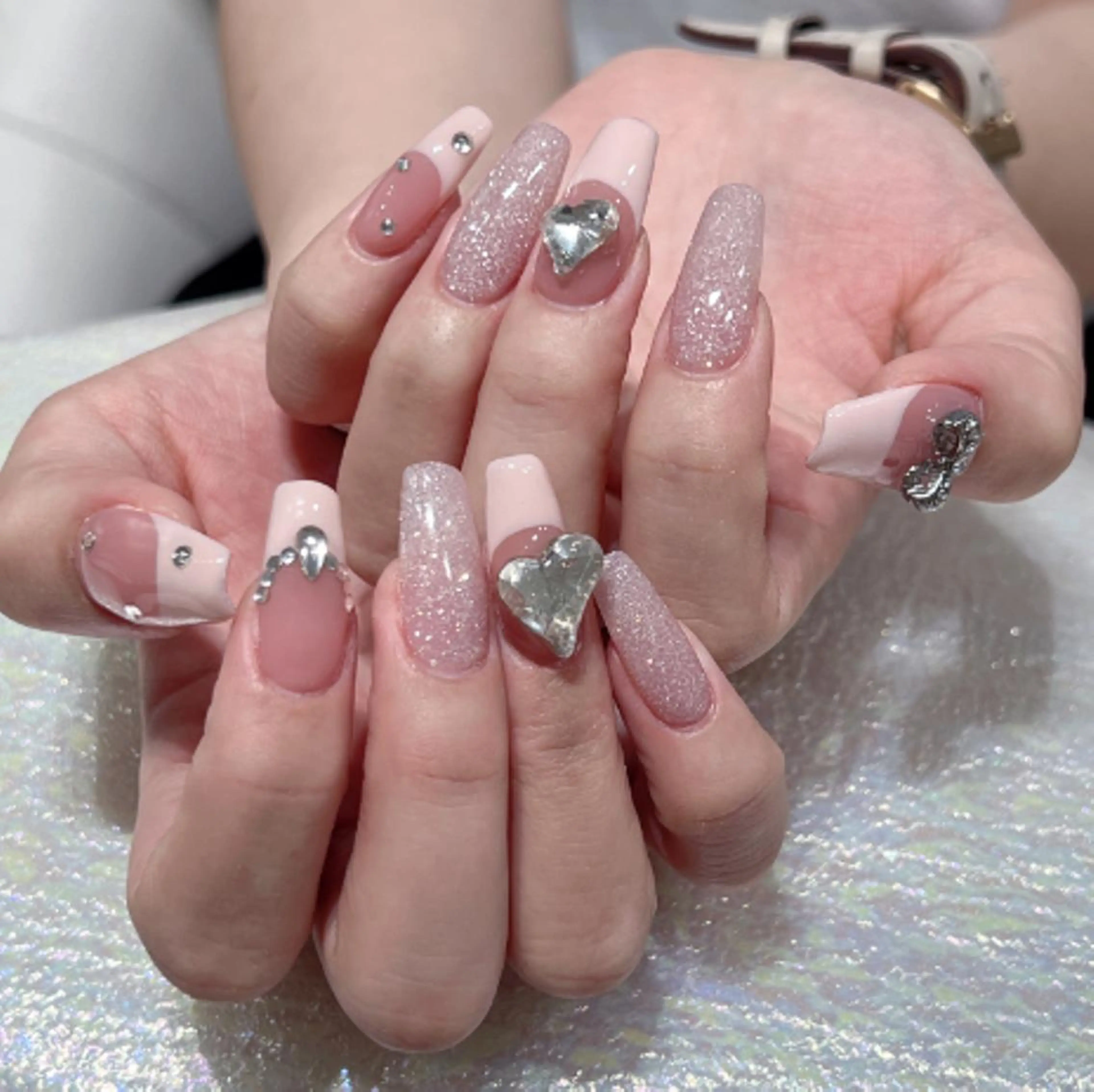 ネイル アートネイル 長さ出し ネイルチップ Queens マオのネイルデザイン