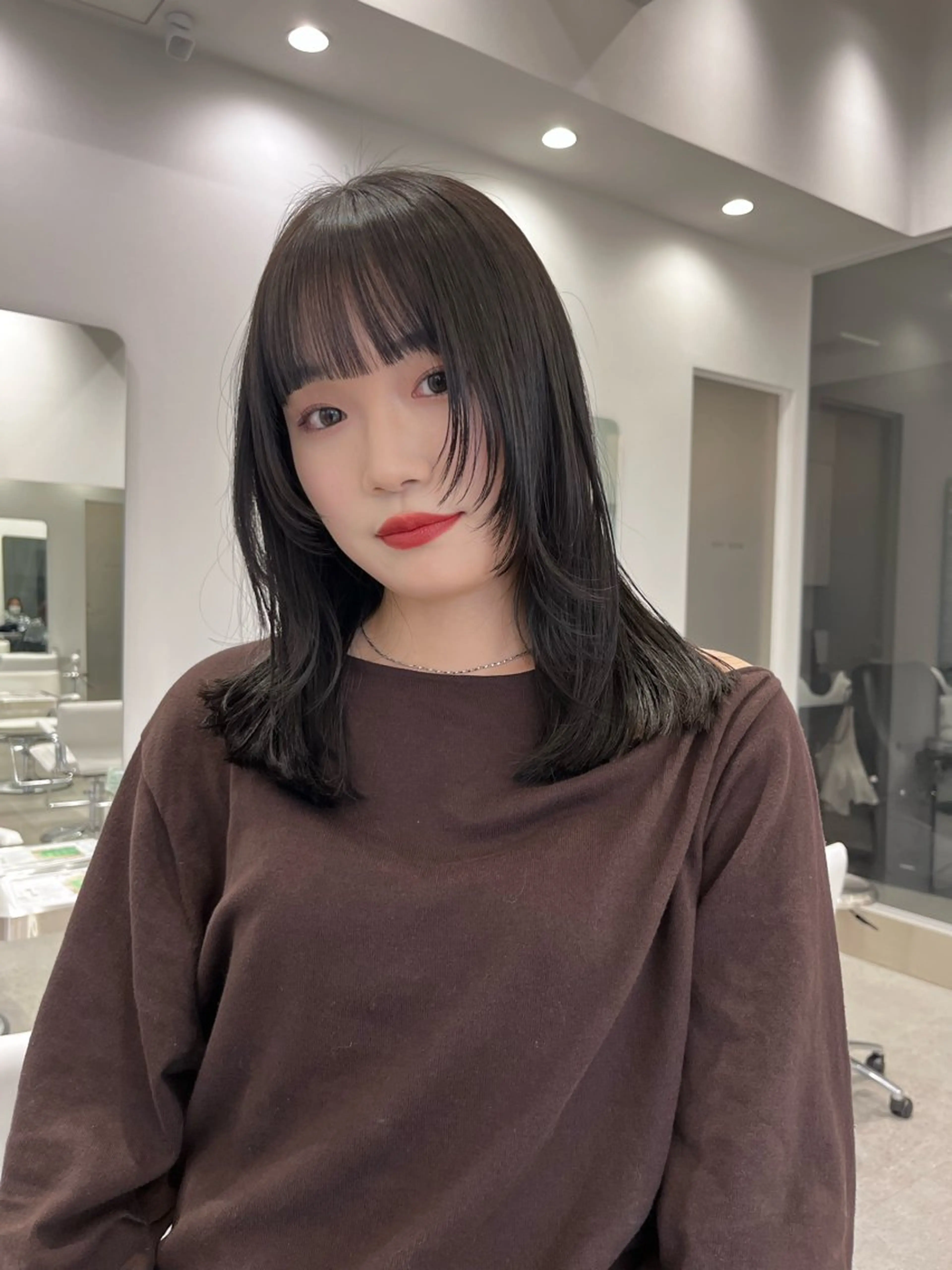 セミロング カラー 透明感カラー iLi🫧kim ryongna🦋のヘアスタイル