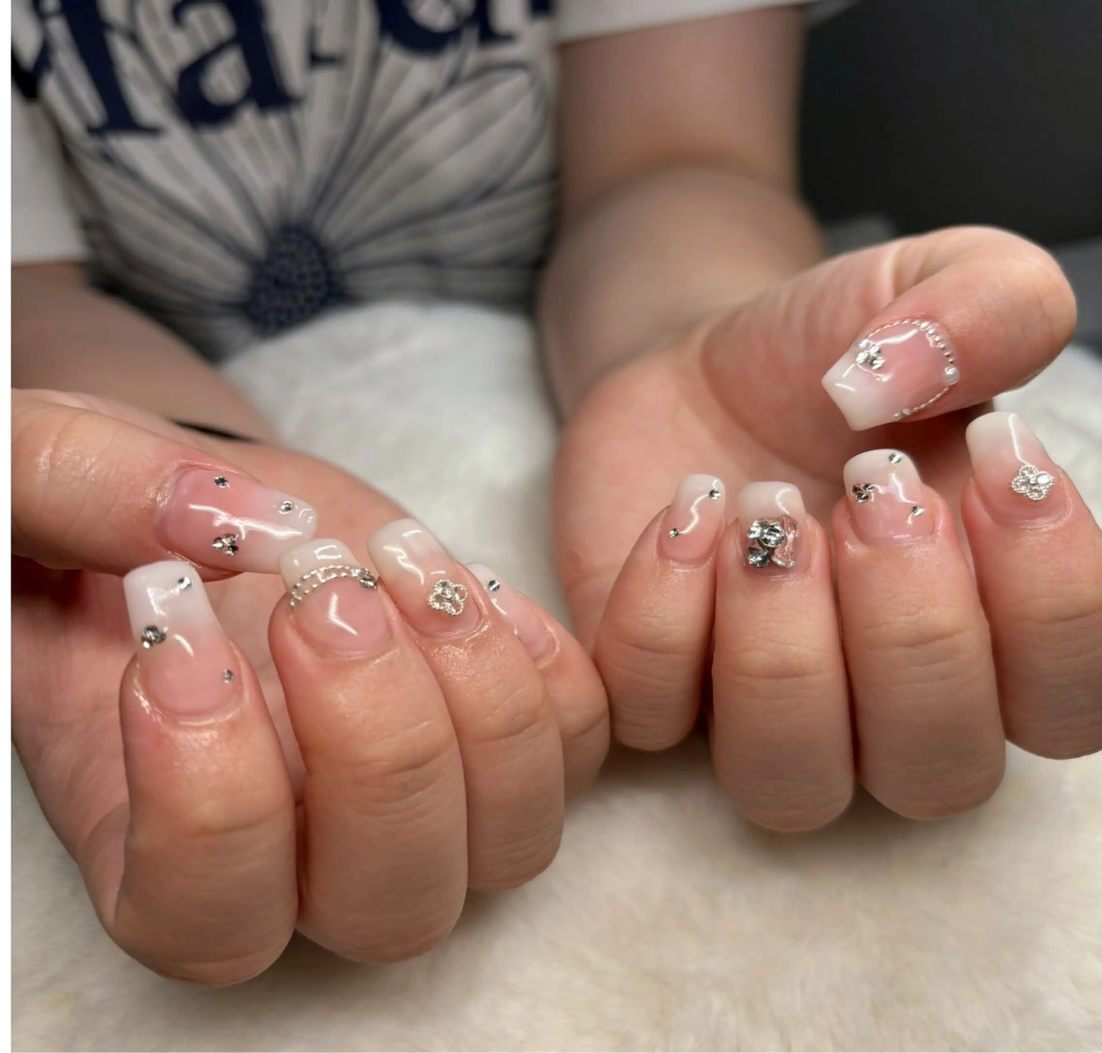 ネイル ハンドネイル STELLA ✩のネイルデザイン