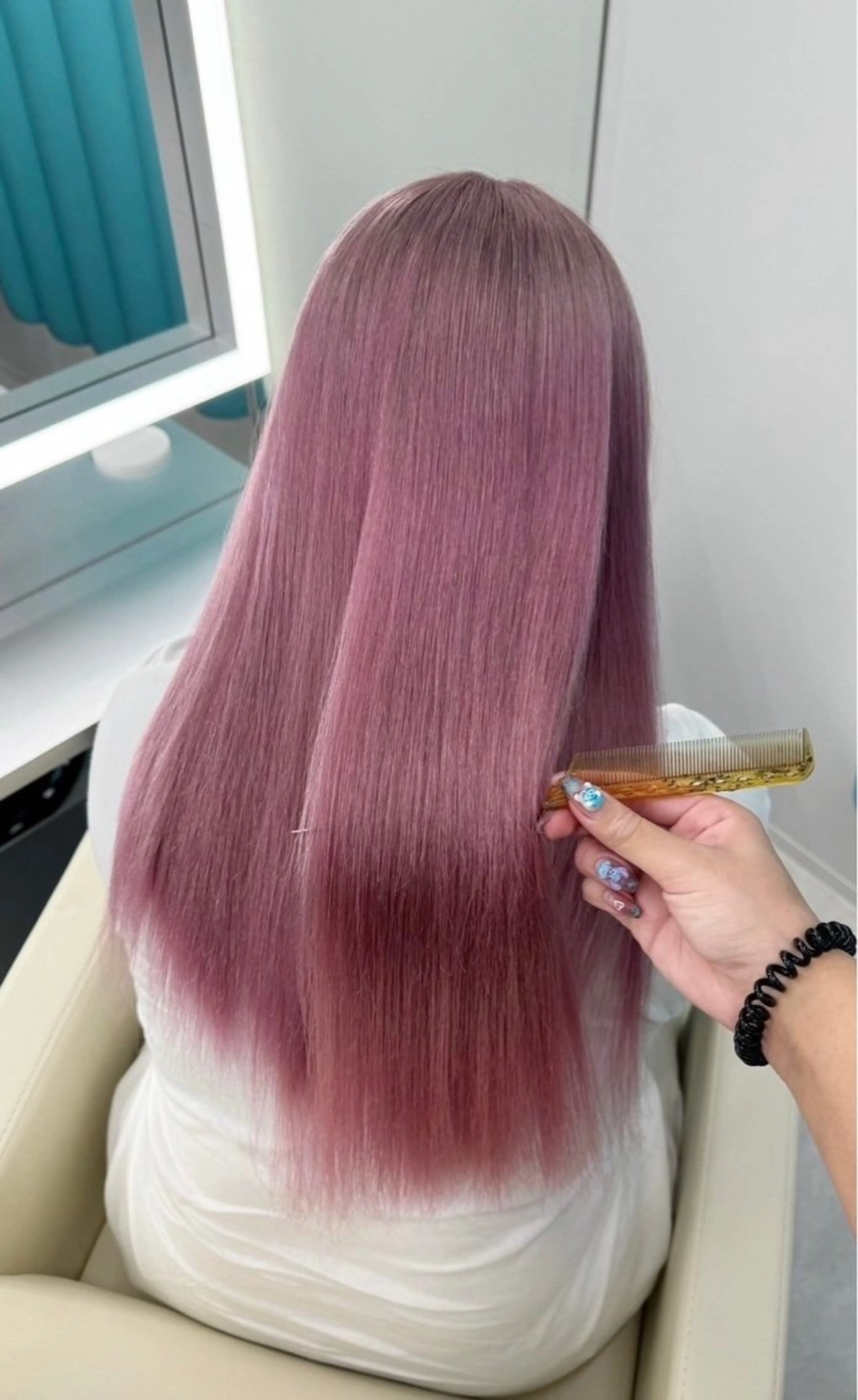 ロング カラー ブリーチ ピンクカラー tace新宿 めいのヘアスタイル