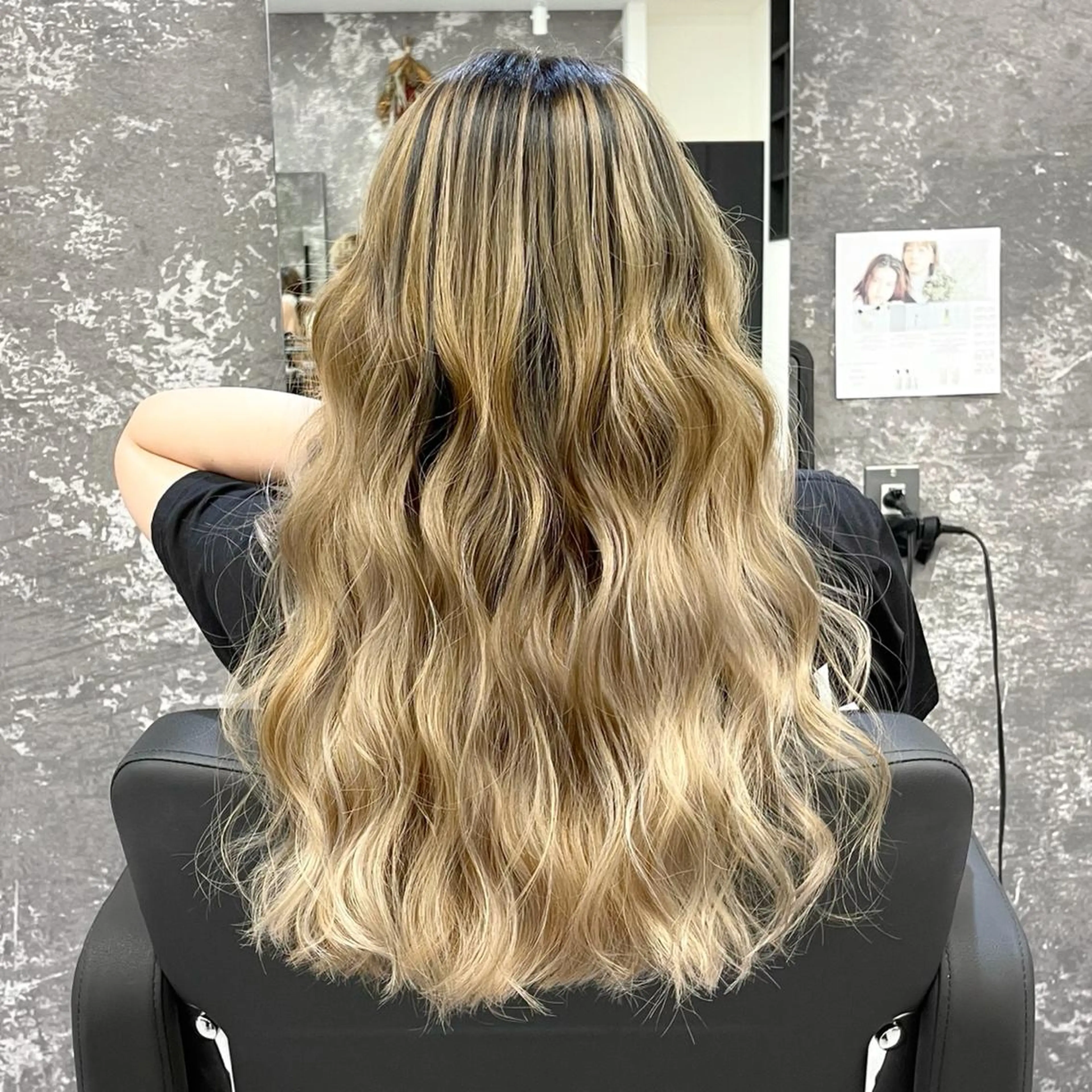 ロング カラー ヘアアレンジ バレイヤージュ デザインカラー ハイライトカラー 外国人風カラー ハイライト アンドウ ユウ/ レイヤーカット/韓国のヘアスタイル