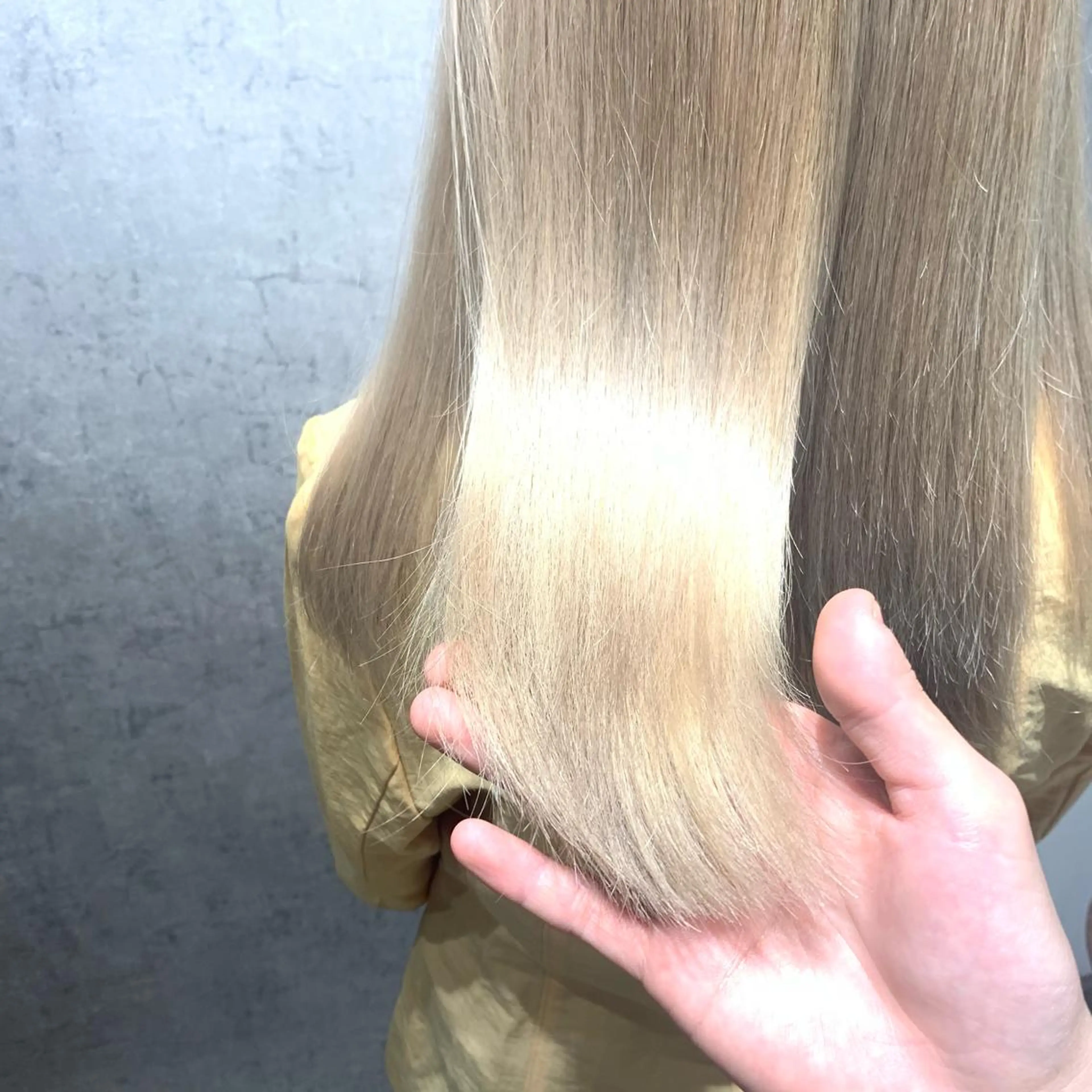 ミディアム カラー パーマ ヘアアレンジ メンズ キッズ ネイル マツエク・マツパ メンズブリーチ メンズハイライト メンズインナーカラー メンズ韓国風 アディクシーカラー 韓国ボブ/髪質改善 ニュアンス特化RYOのヘアスタイル