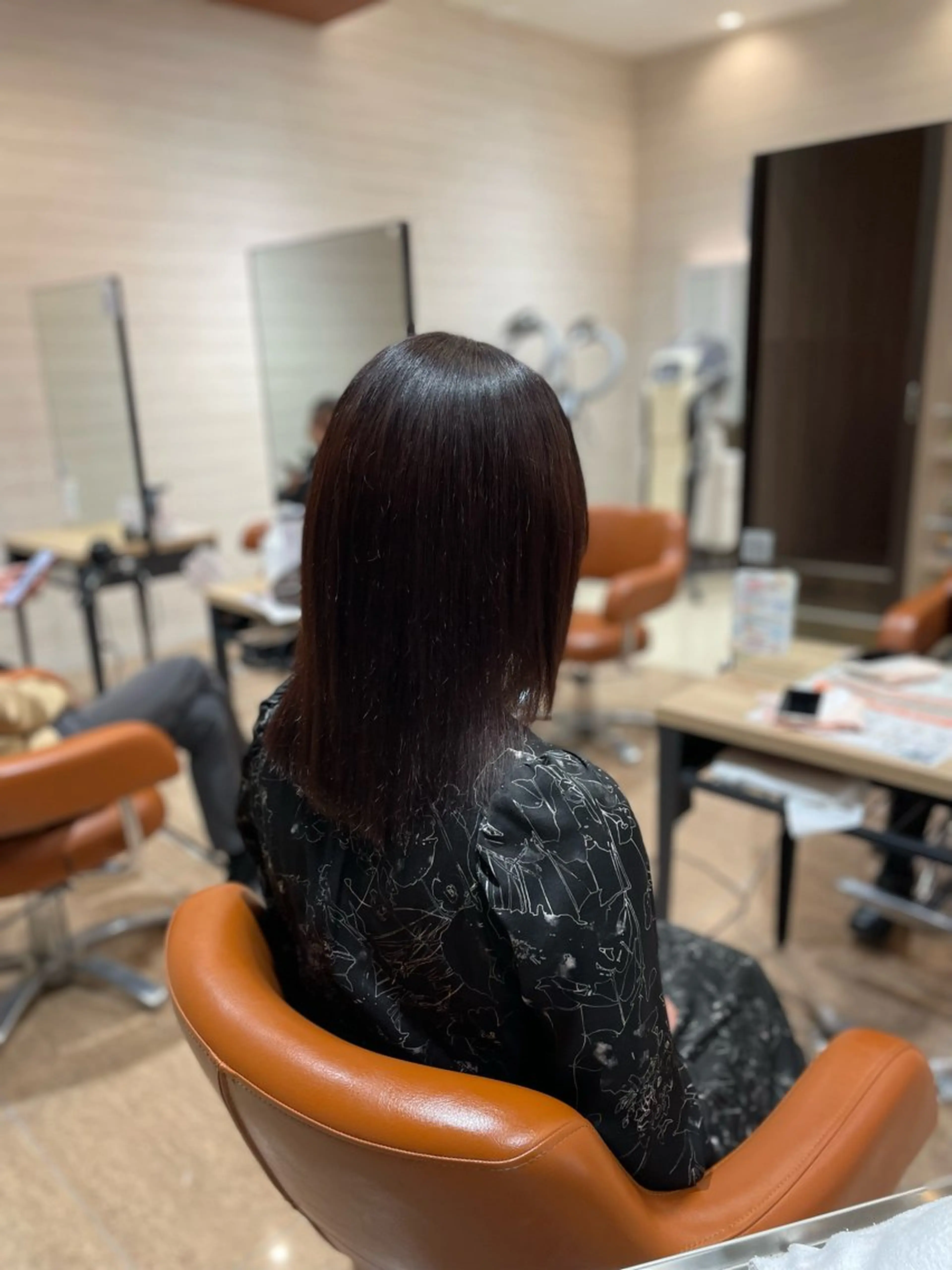 ミディアム カラー グレージュ モカグレージュ 髪質改善 脱白髪染め白髪ぼかし TERA(寺崎)のヘアスタイル