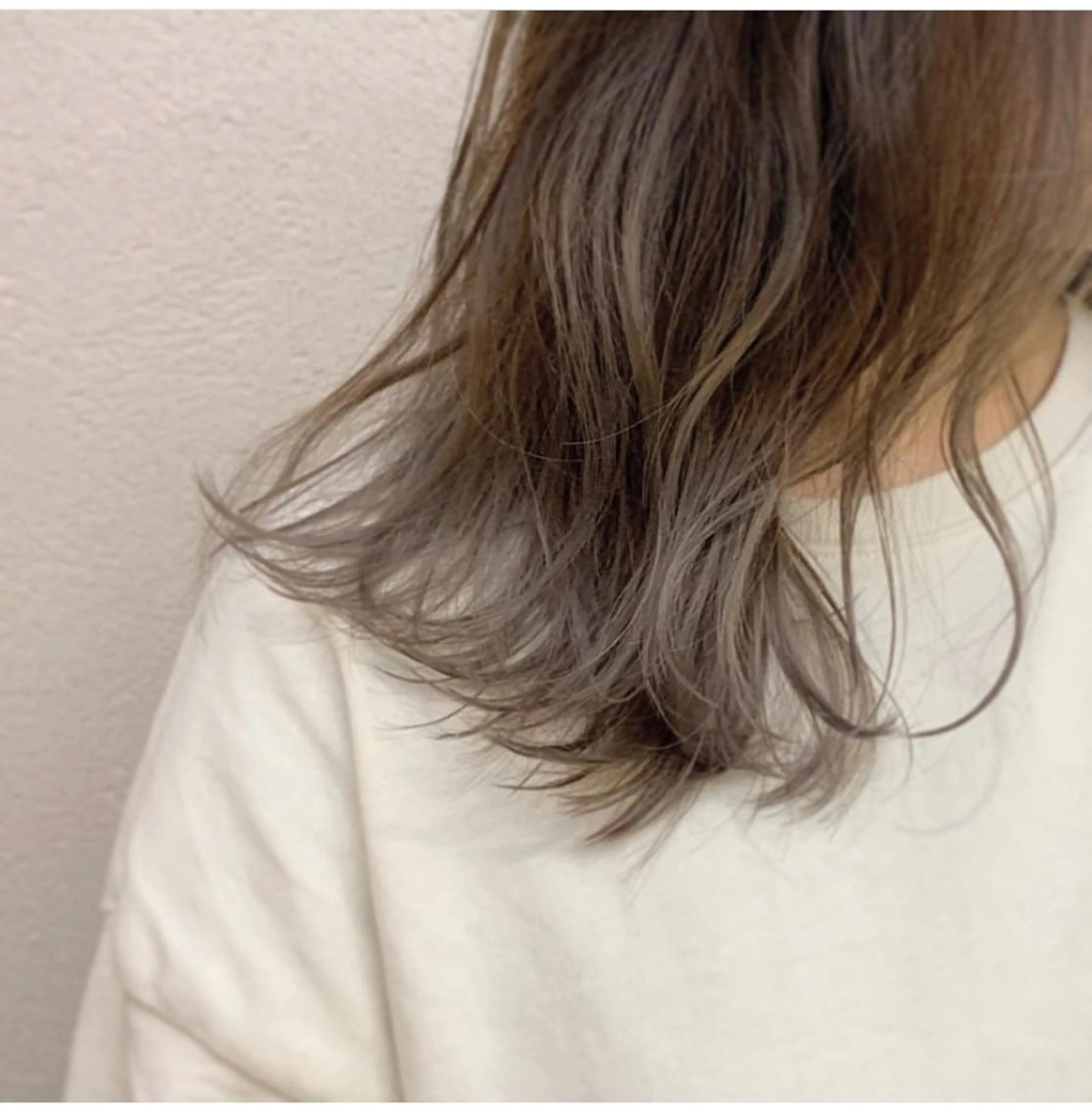 セミロング カラー 髪質改善ストレート/ 東徳嶺 みくのヘアスタイル