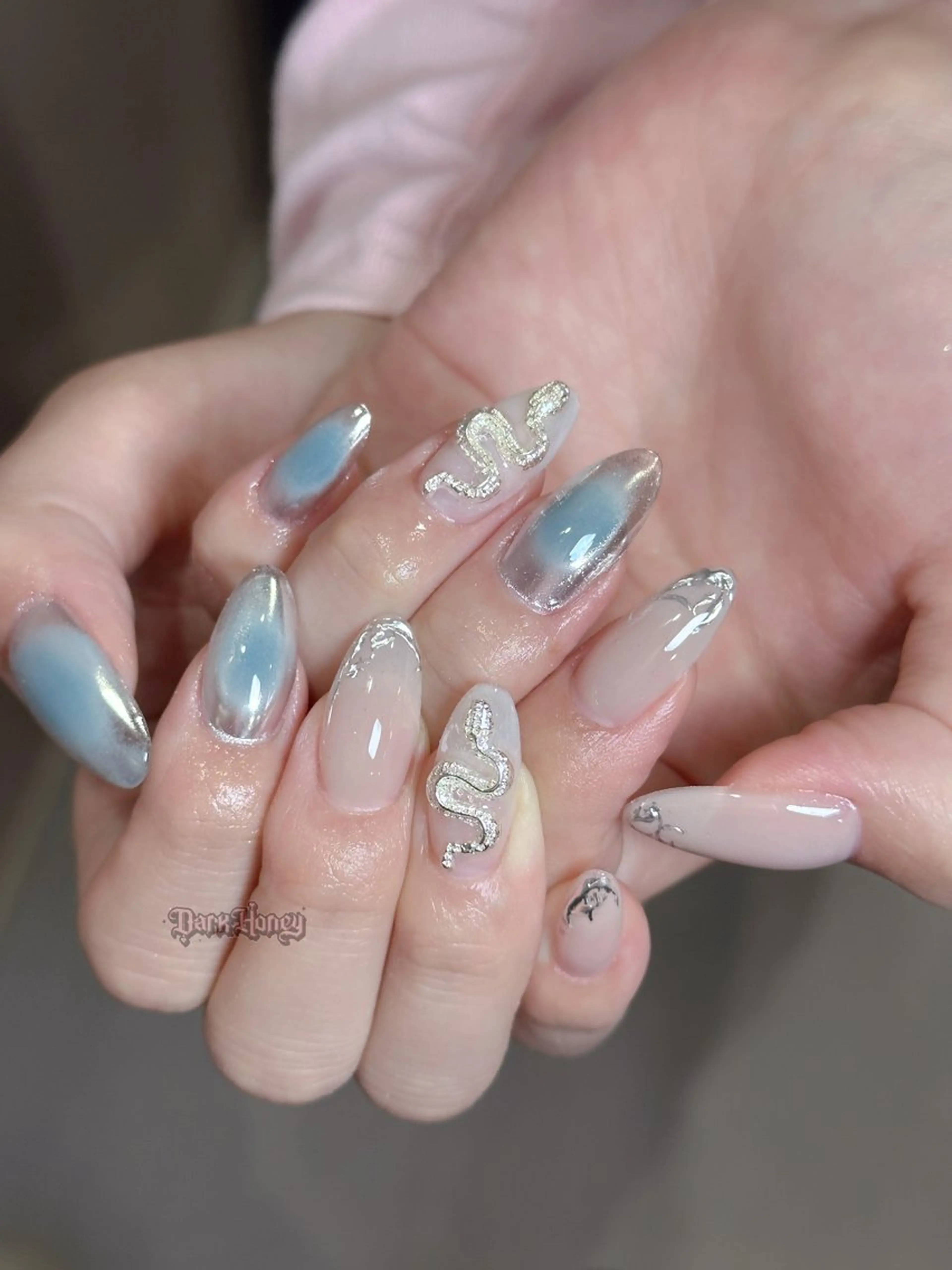 ネイル Dark honey池袋店所属・佐藤 アリアのネイルデザイン