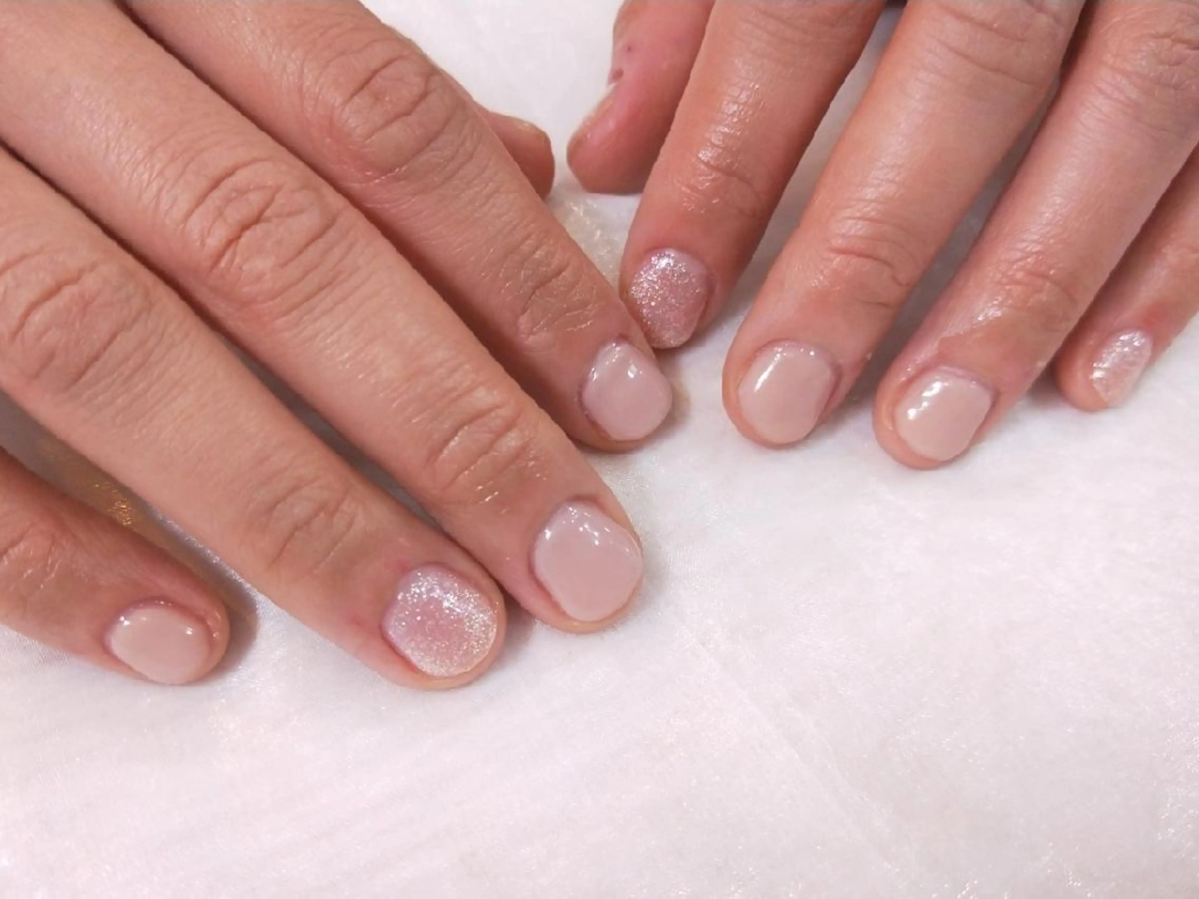 ネイル ハンドネイル ハンドケア R'well所属・はばすみれ🎀ﾈｲﾙ 光ﾌｪｲｼｬﾙ ﾍｱのネイルデザイン