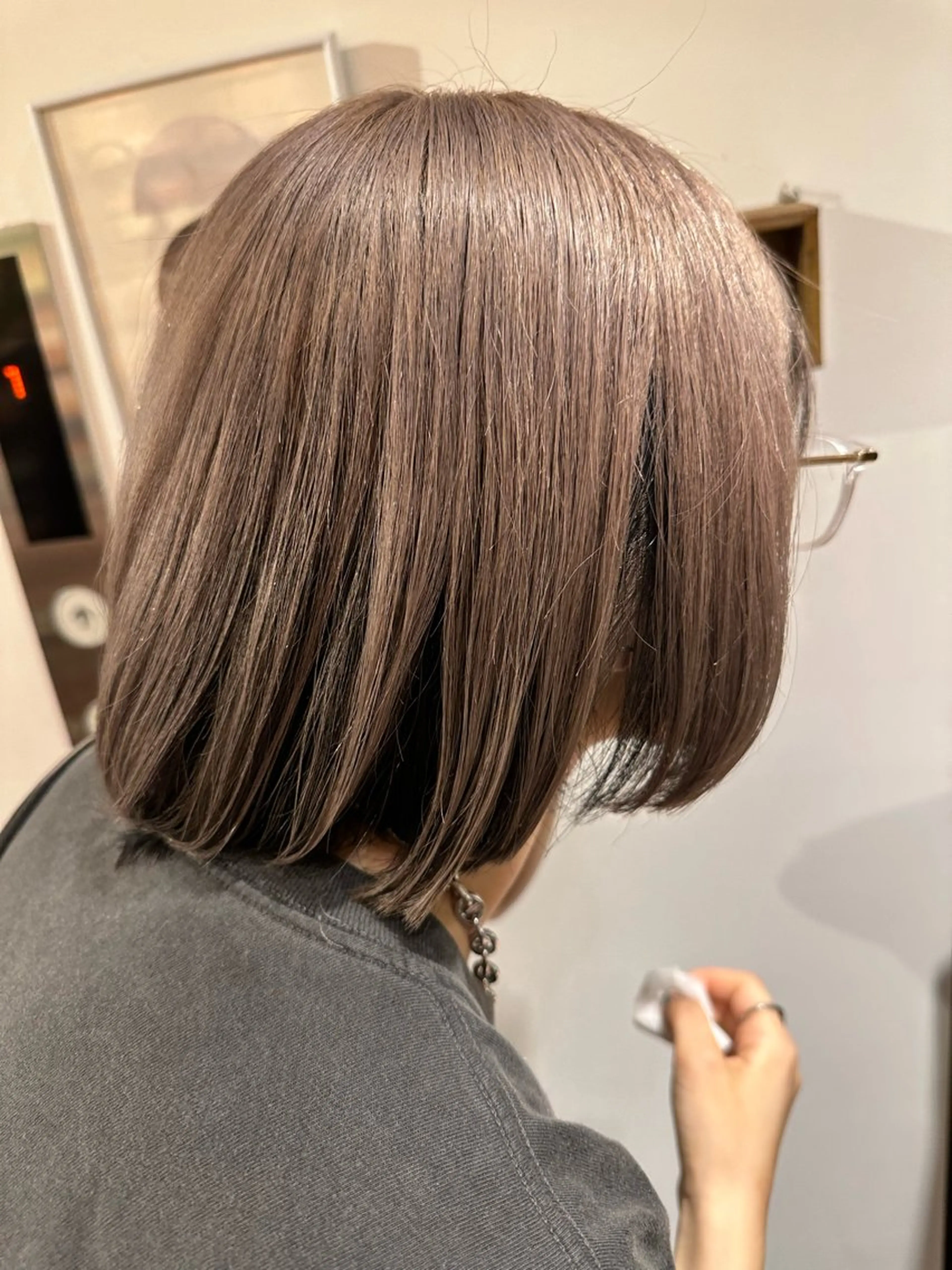 ミディアム カラー ベージュカラー ブリーチ ダブルカラー ラベンダーカラー ラベンダーベージュ equri 🔸高橋理子🔸のヘアスタイル