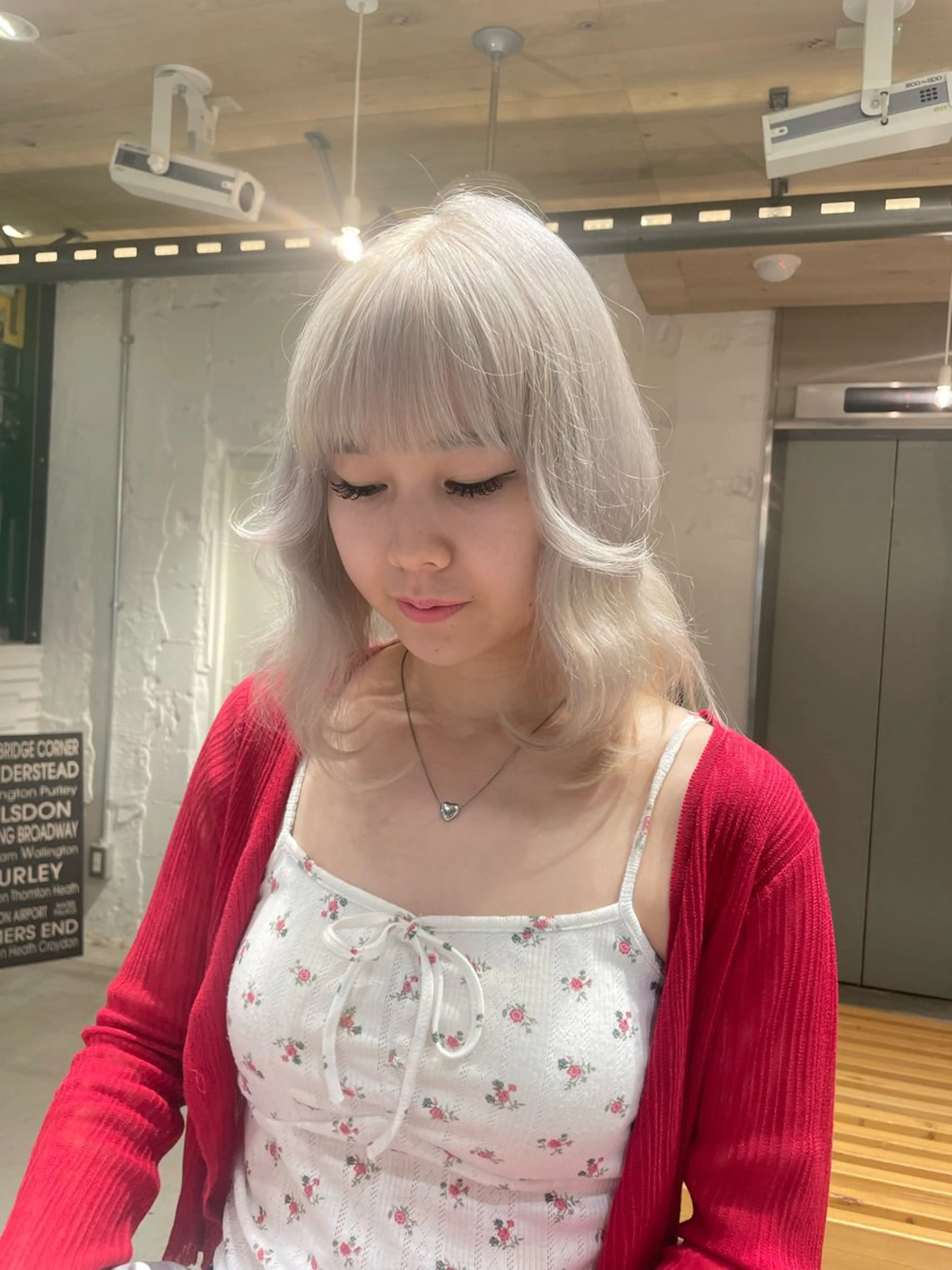 ミディアム カラー 艶ハイトーン👑♡ NATSUKIのヘアスタイル