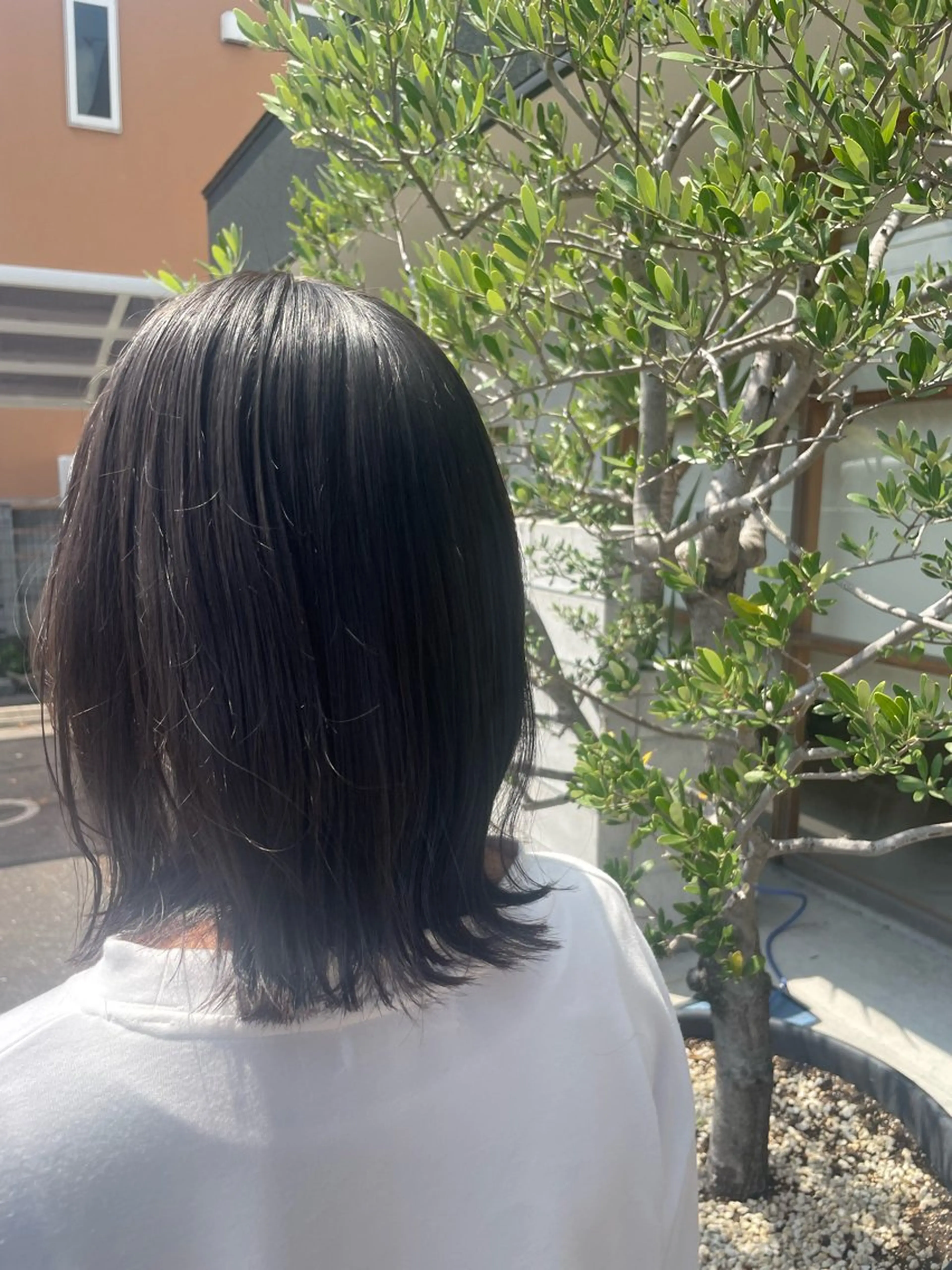 ミディアム ボブ 外ハネヘア カット momoka 女性限定のヘアスタイル