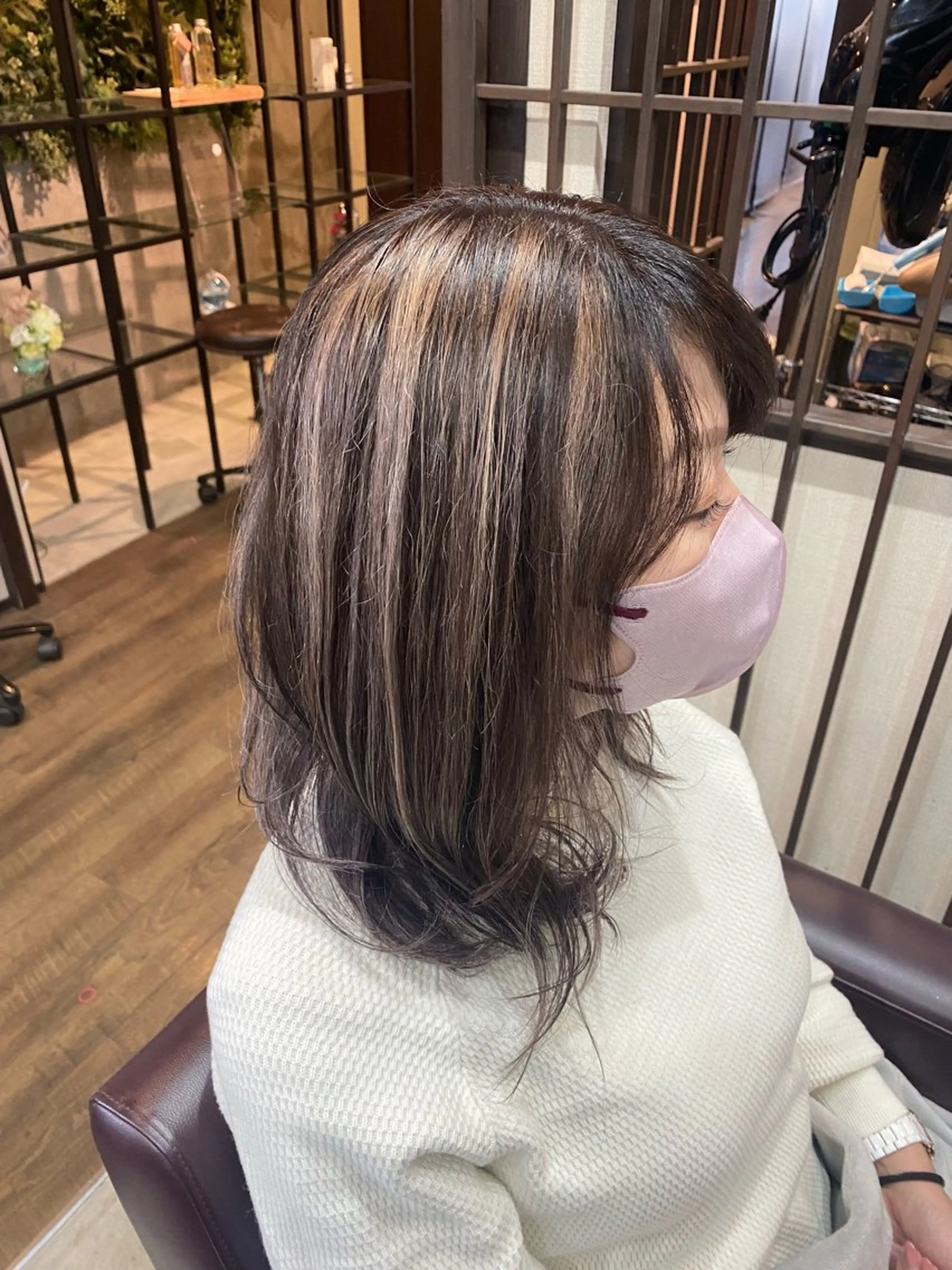 セミロング カラー ハイライトカラー ハイライト hairsalon  a-to所属・多賀 凌空のヘアスタイル