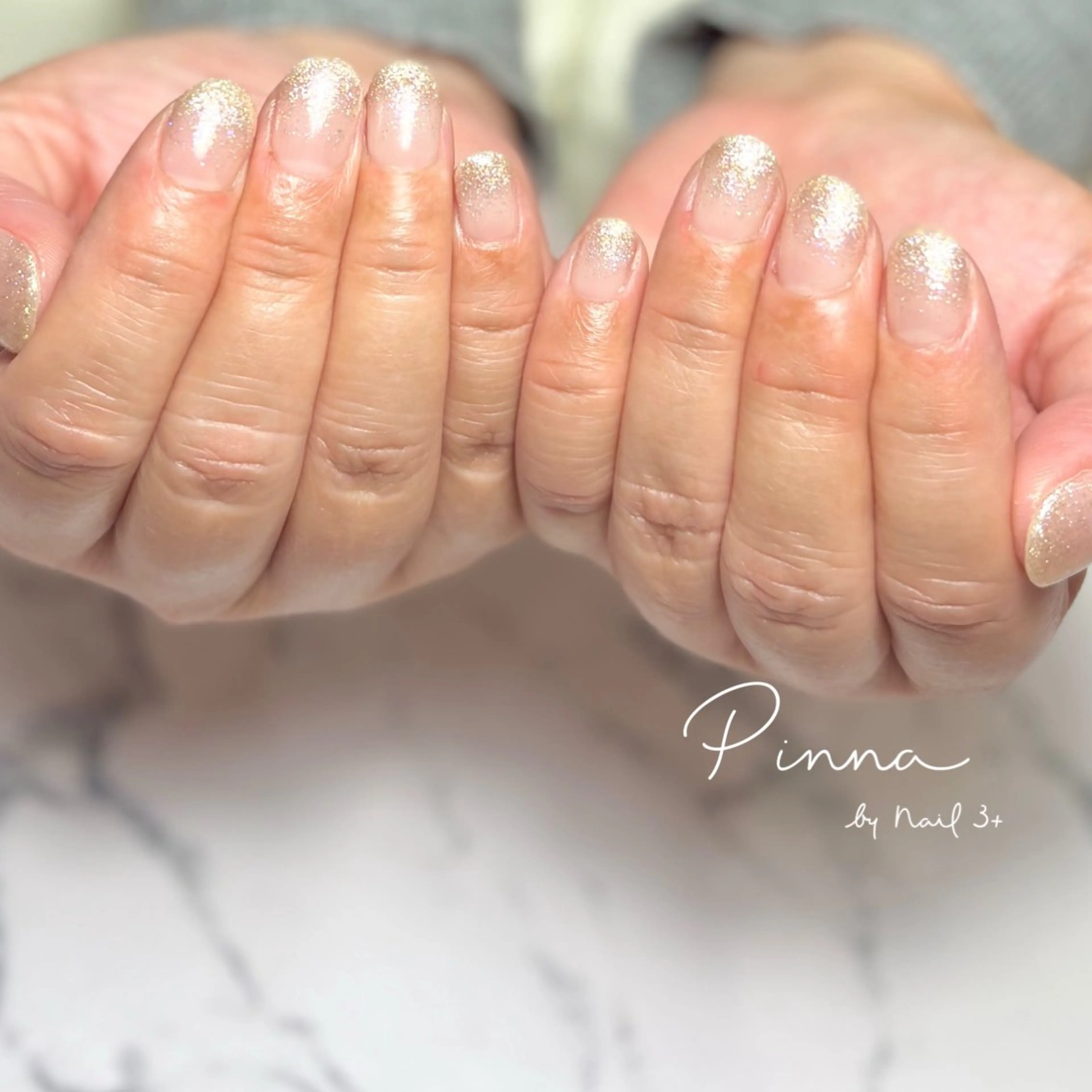 ネイル ゴールド グラデーション ラメ(グリッター) ラメグラデーション Pinna by nail3+所属・Mayu 🌷🦋のネイルデザイン