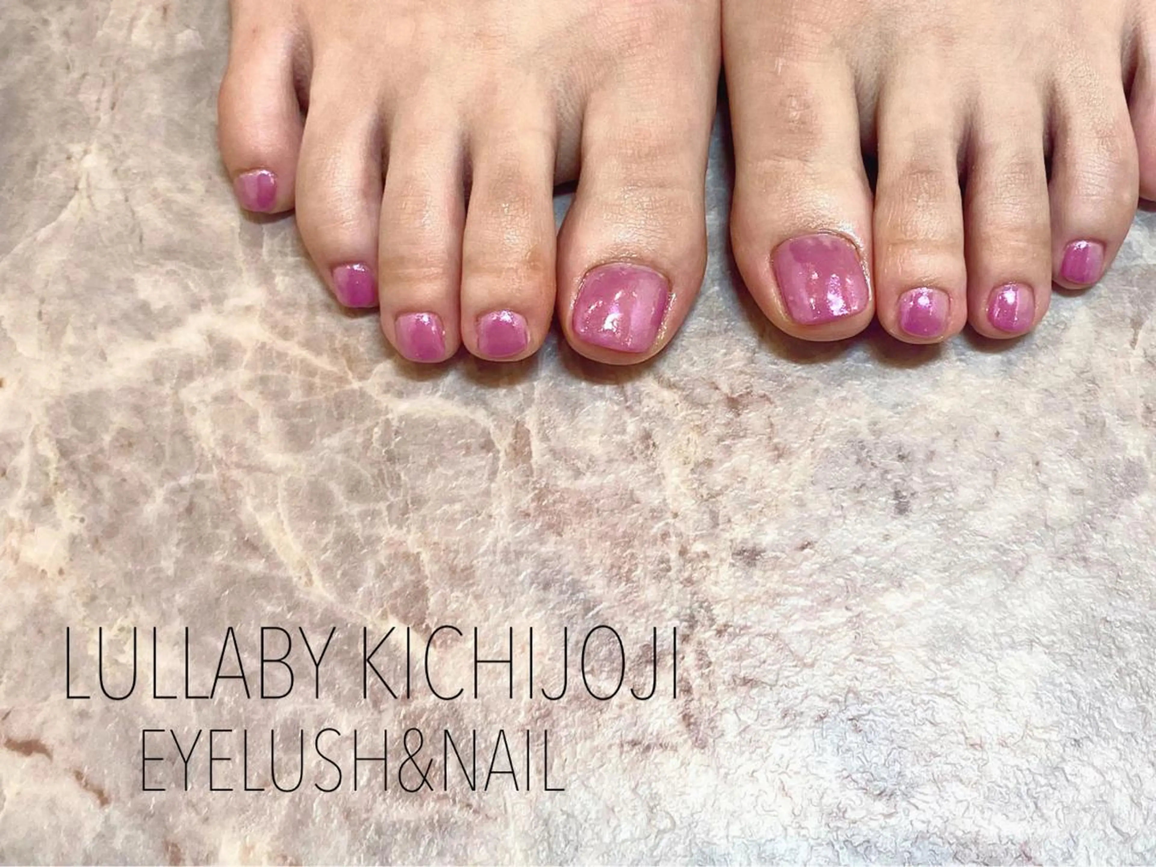 ネイル オーロラネイル ミラーネイル ピンク sayuri sato☺︎の眉毛・アイブロウイメージ