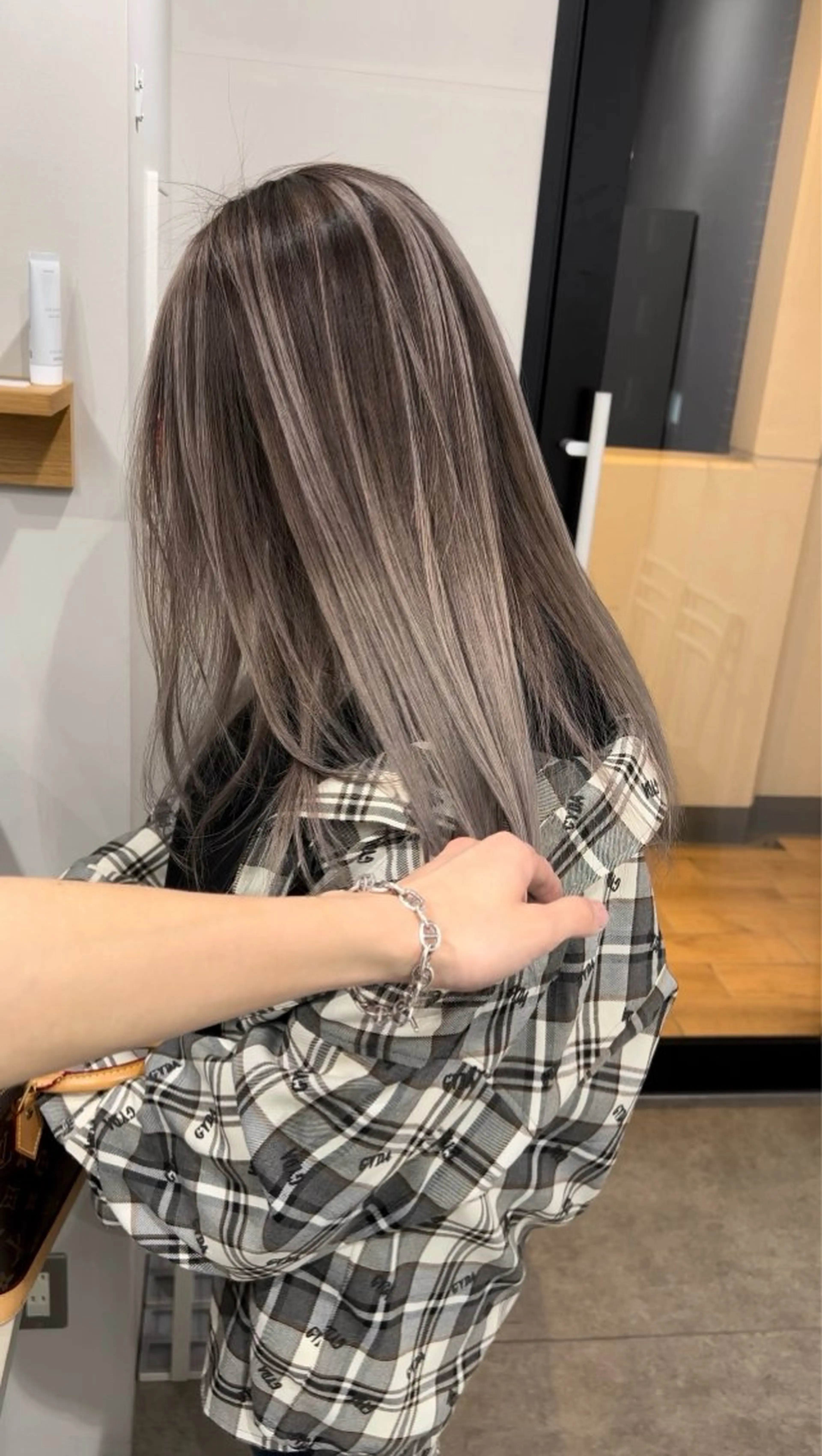 ロング カラー バレイヤージュ ブリーチ レイヤーカット バレイヤージュ /ハイライト/もときのヘアスタイル