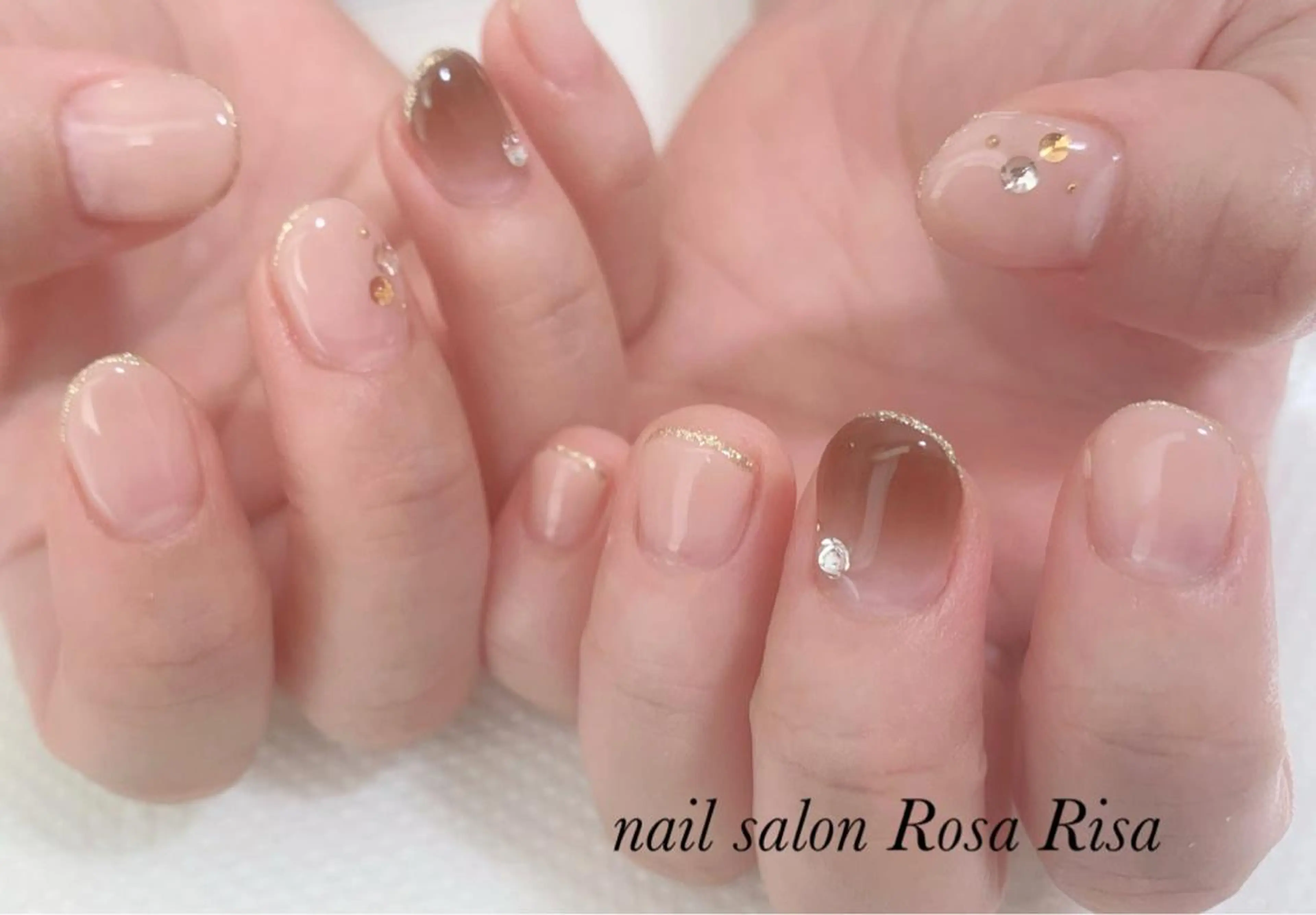 ショート ネイル ハンドネイル ネイルスタジオ シェイクユアハンズのネイルデザイン